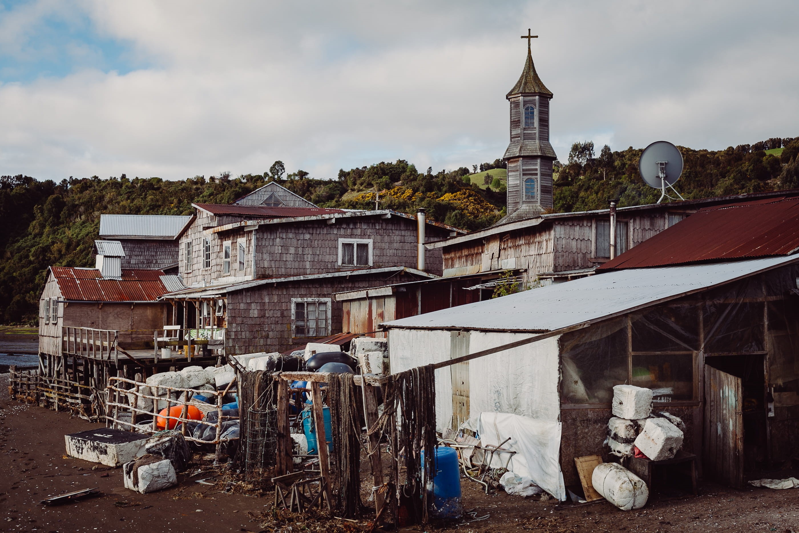 small, america, chiloé, architecture, place of worship, residential district, 2K, building exterior, sky, spirituality, natural, built structure, wood, HD Wallpaper