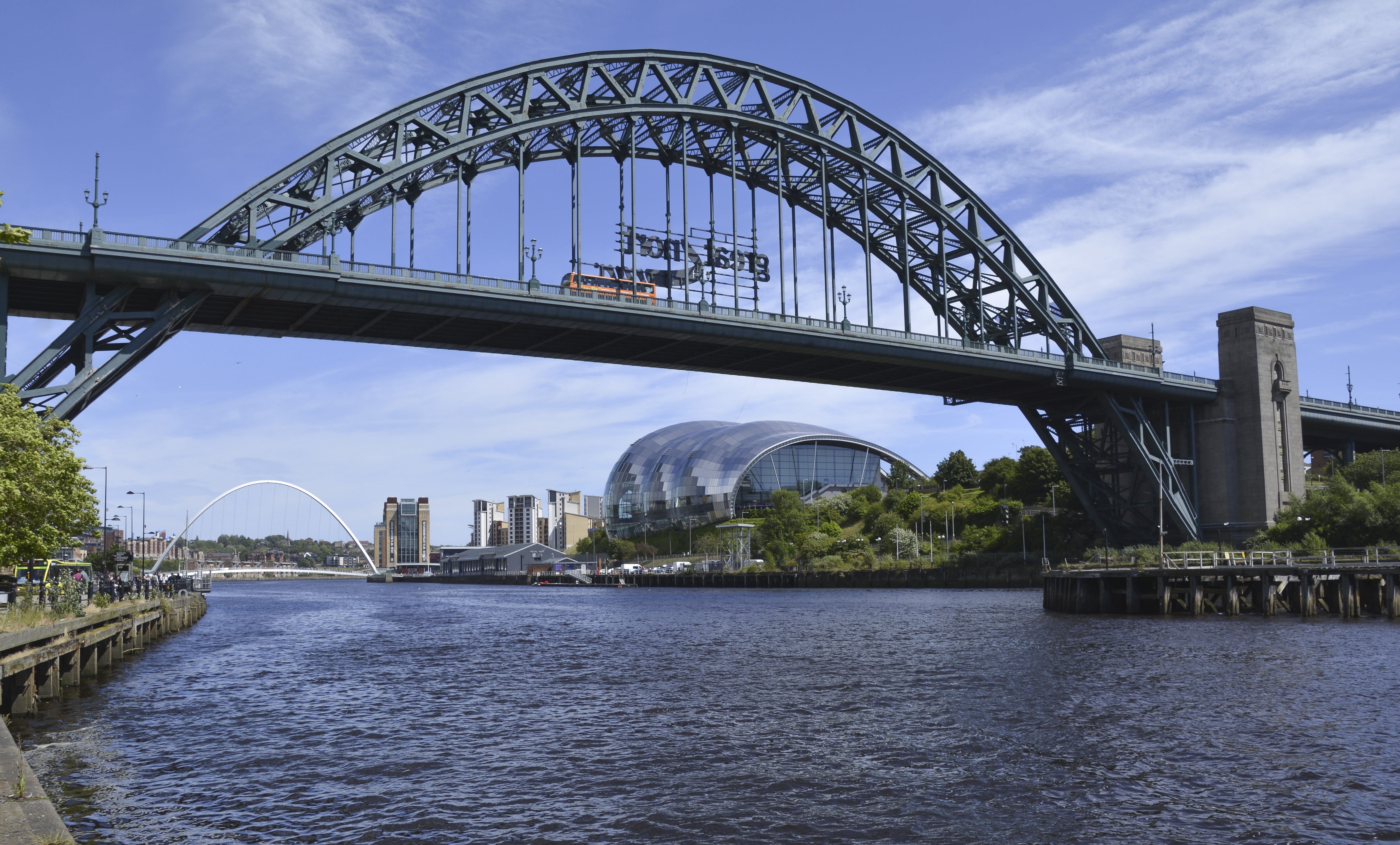 office building exterior, east, arch, travel, landmark, iconic, nature, North, North, quayside, waterfront, arch bridge, skyscraper, connection, quay, tyneside, HD Wallpaper