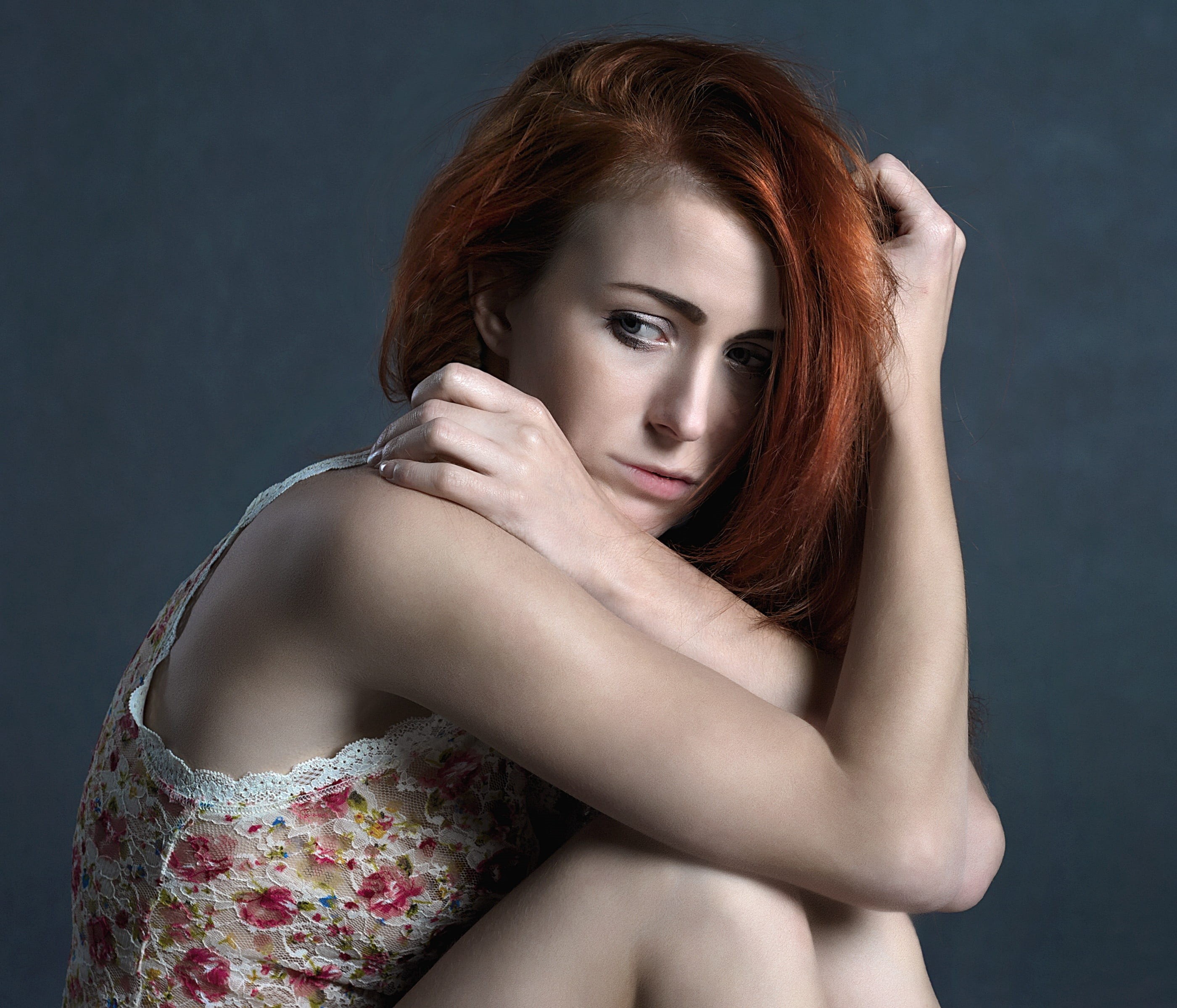 leaning, the bitterness, 2K, difficulty, sadness, obstacle, contemplation, barrier, complication, dyed red hair, one person, issue, psyche, failure, young women, HD Wallpaper