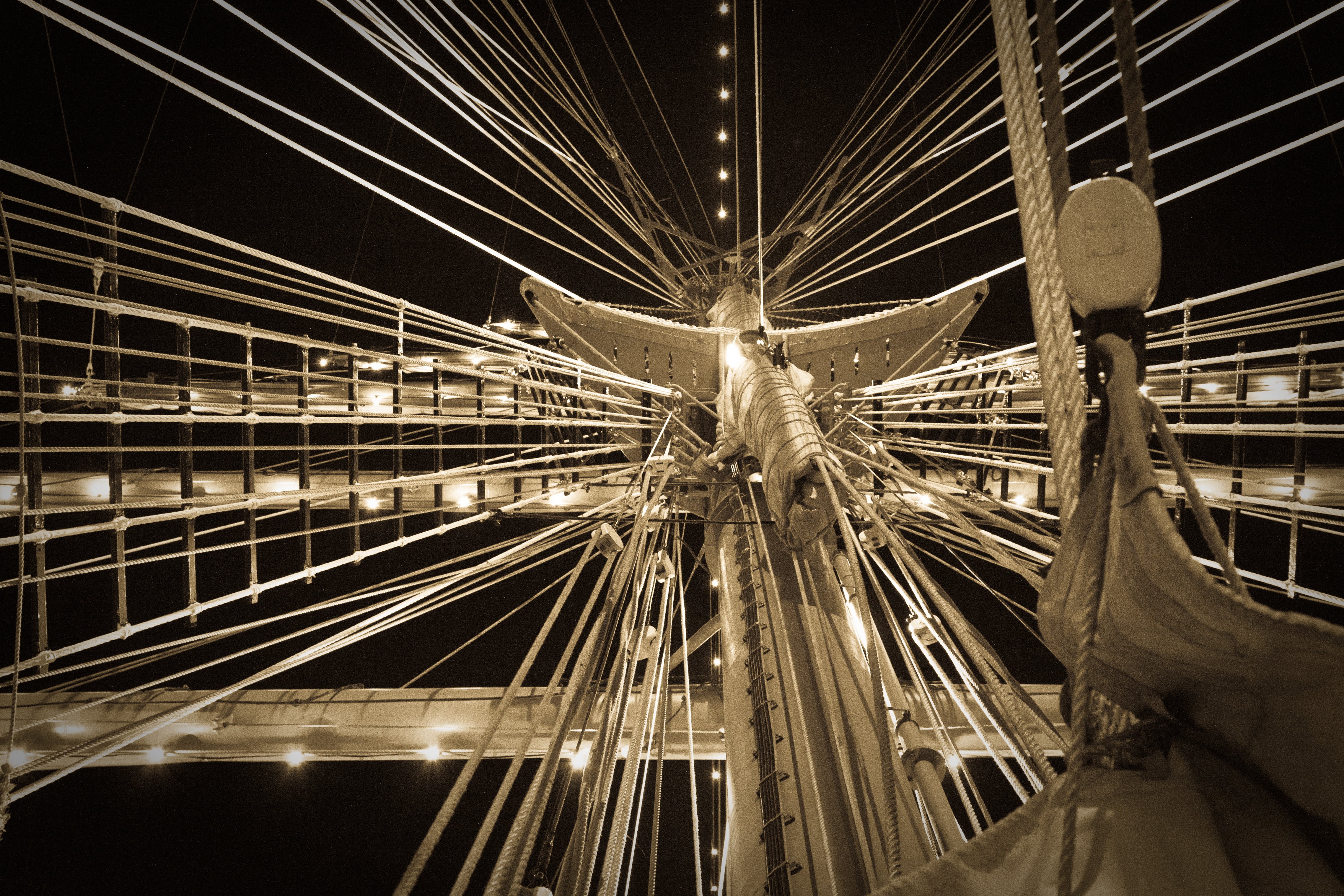 urban Scene, III, bridge - Man Made Structure, premium, 105mm, Tagus river, docked, famous Place, sail ship, main-mast, barque, ship, tall ship, me  my, HD Wallpaper