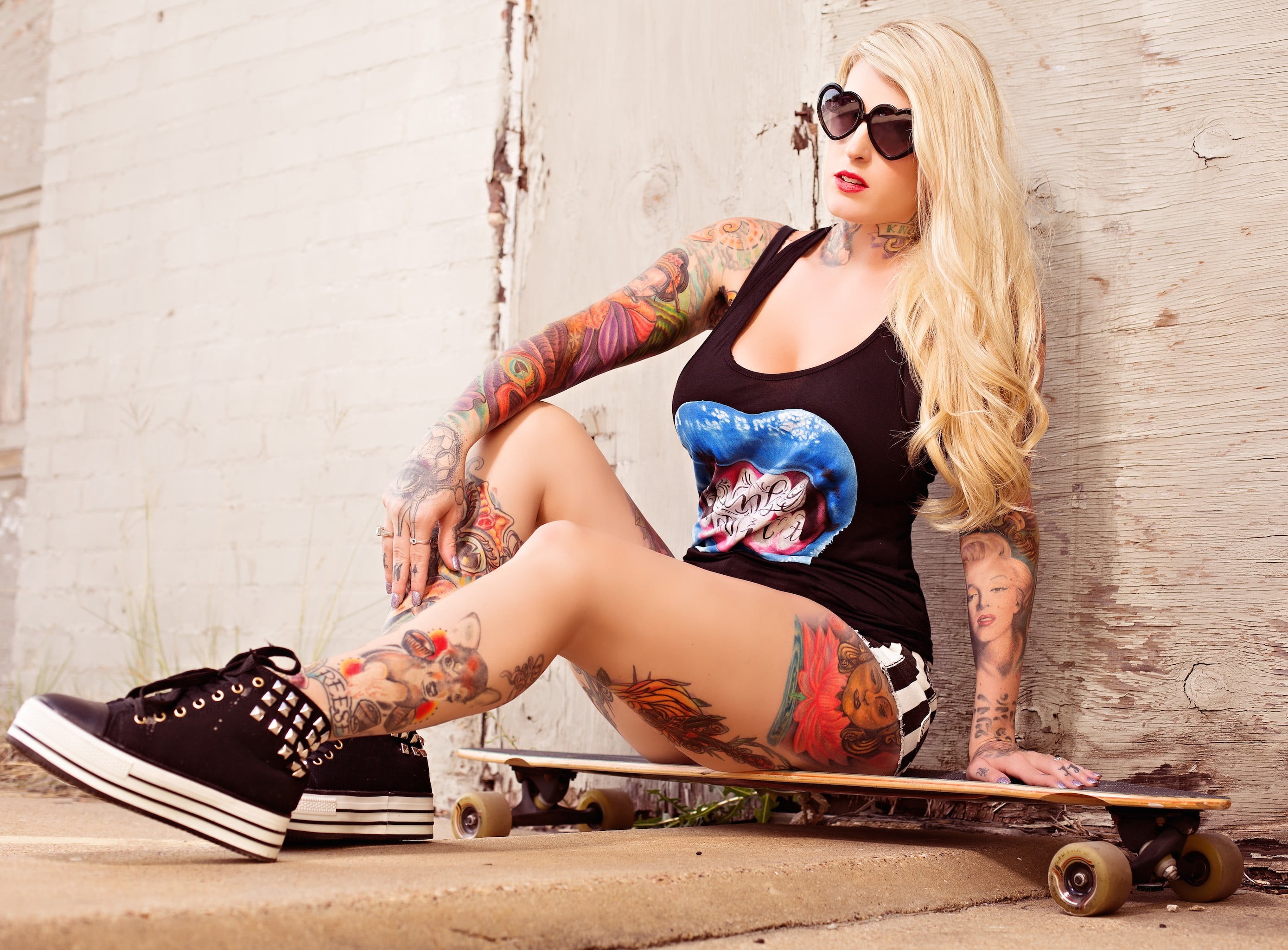 women, beautiful woman, tank top, young women, platform, tattoo, young adult, sunglasses, legs, 2K, fashion, full length, shorts, s, one person, long hair, HD Wallpaper