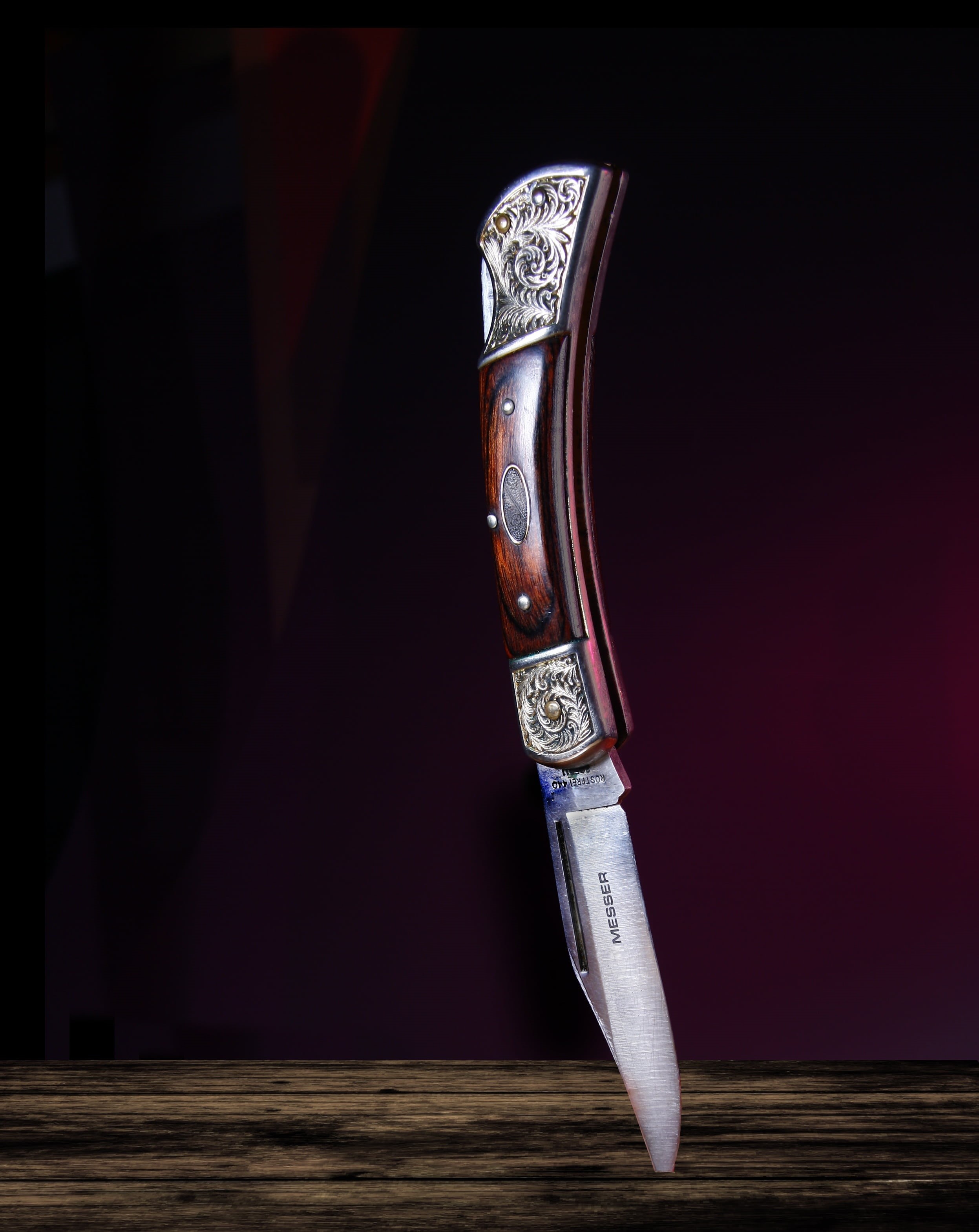 close-up, the past, studio shot, no people, weapon, antique, expensive, blade, craft, still life, table, lock blade, wood, man, metal, indoors, light, art and craft, Phone HD Wallpaper