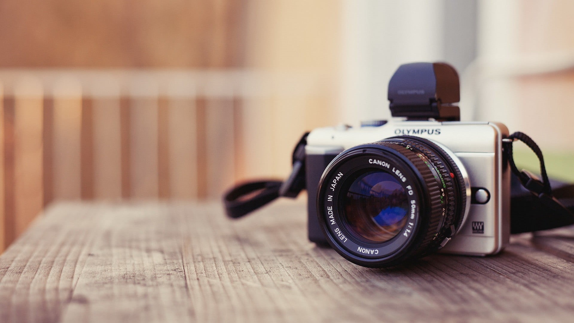 indoors, photography themes, silver, selective focus, 1080P, furniture, lens - eye, camera - photographic equipment, photographic equipment, lens - optical instrument, HD Wallpaper