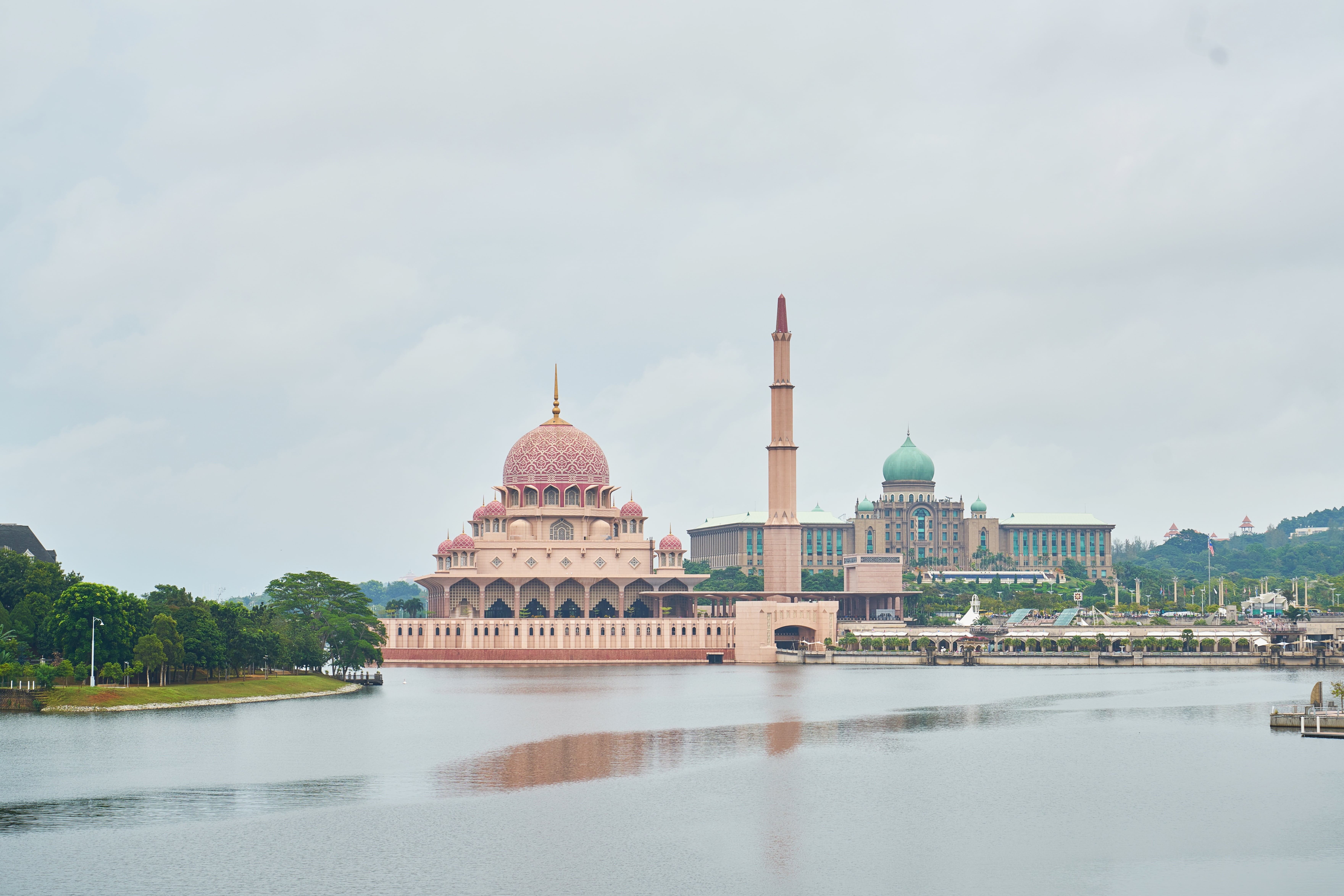 landscape, city, sky, waterfront, place of worship, belief, religion, built structure, building, water, worship, architecture, tree, daytime, islam, travel destinations, HD Wallpaper