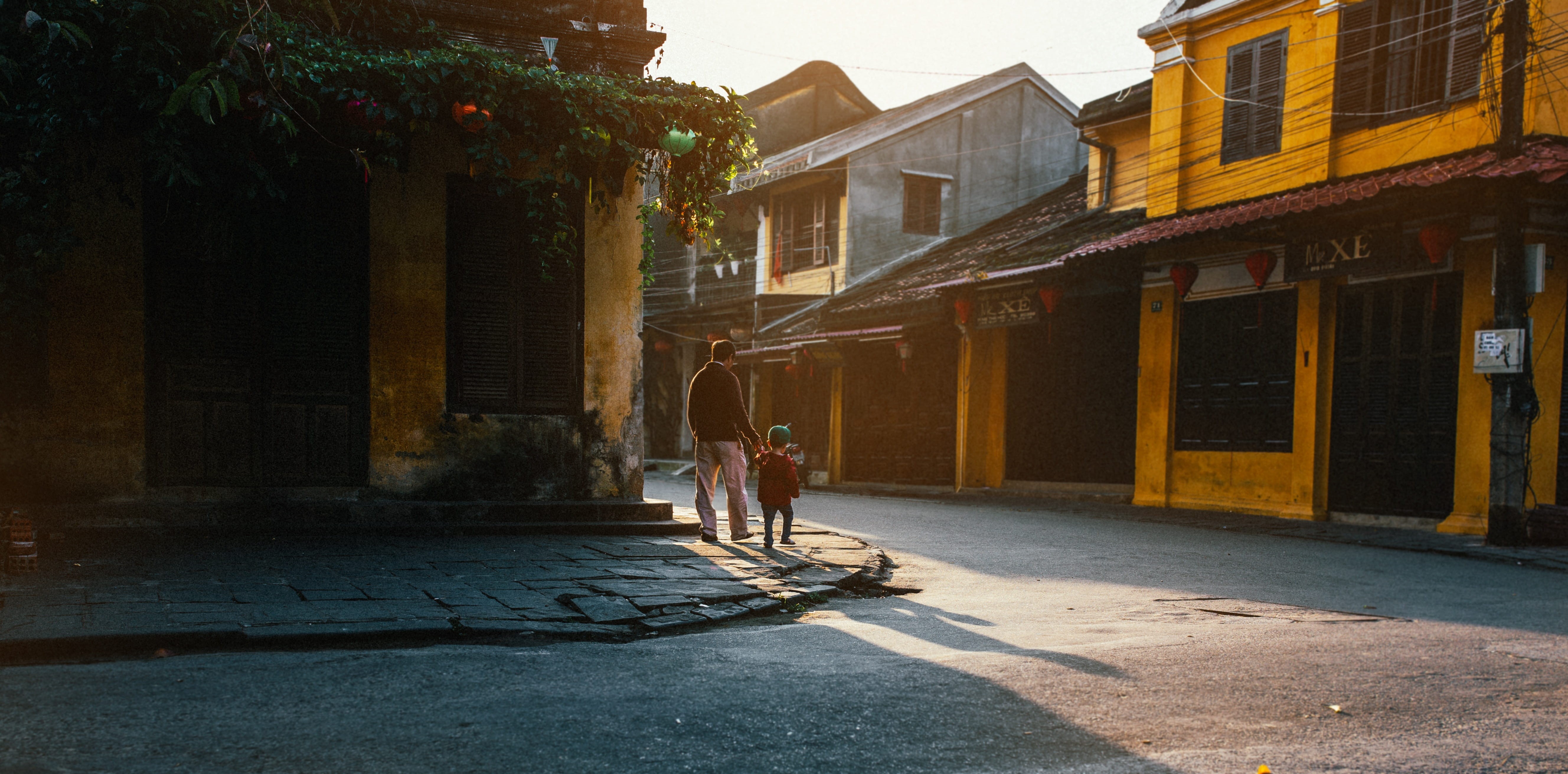 standing, nature, old town, 5K, outdoors, real people, footpath, home, near, built structure, man, sunlight, kid, building, one person, sunny, child, people, HD Wallpaper