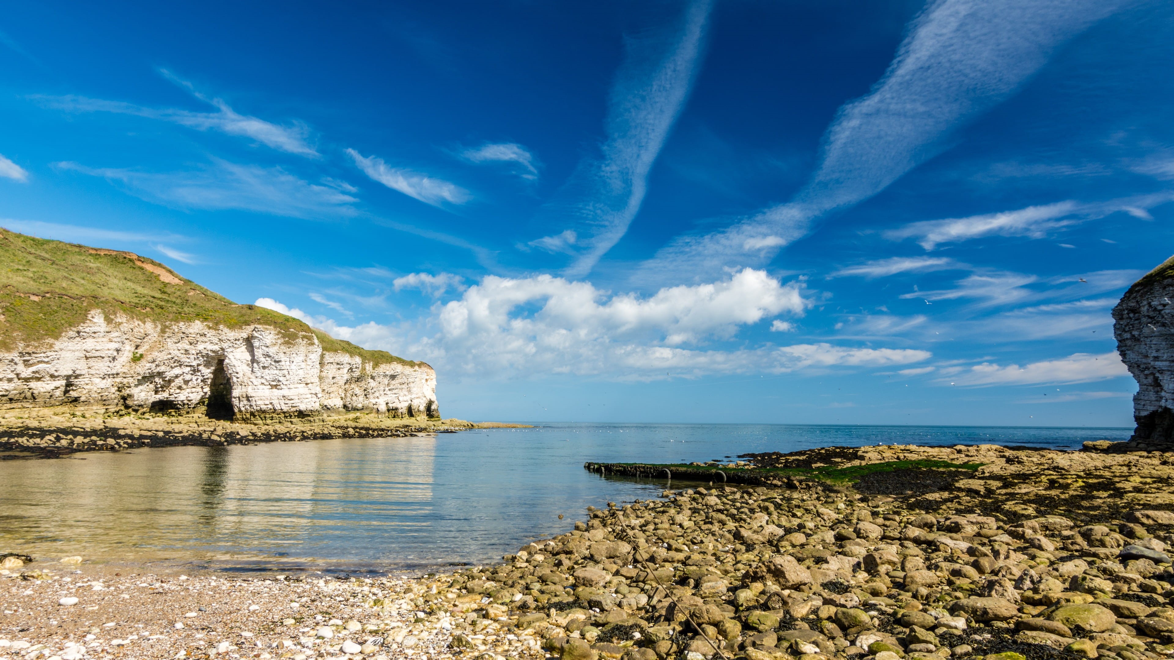 Bridlington, 4K, cove, Landing, rock - object, united, seaside, british, chalk, bay, yorkshire, shoreline, uk, beauty in nature, spring, white, kingdom, HD Wallpaper
