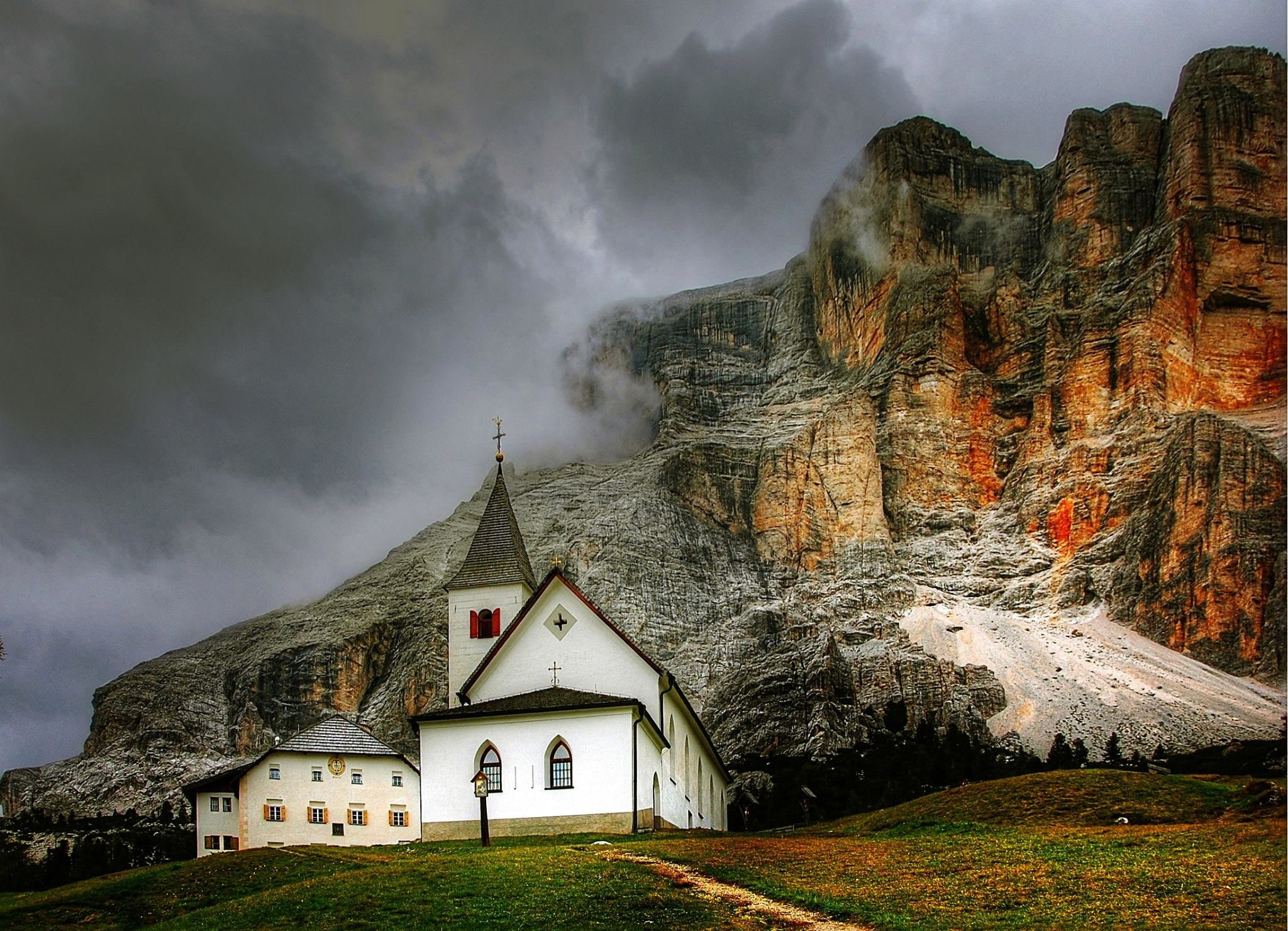 valley, scenic, alpenpanorma, alta badia, hiking, alpine panorama, belief, daytime, summer, brown, sky, 1080P, rocky, chapel, architecture, panorama, building exterior, HD Wallpaper