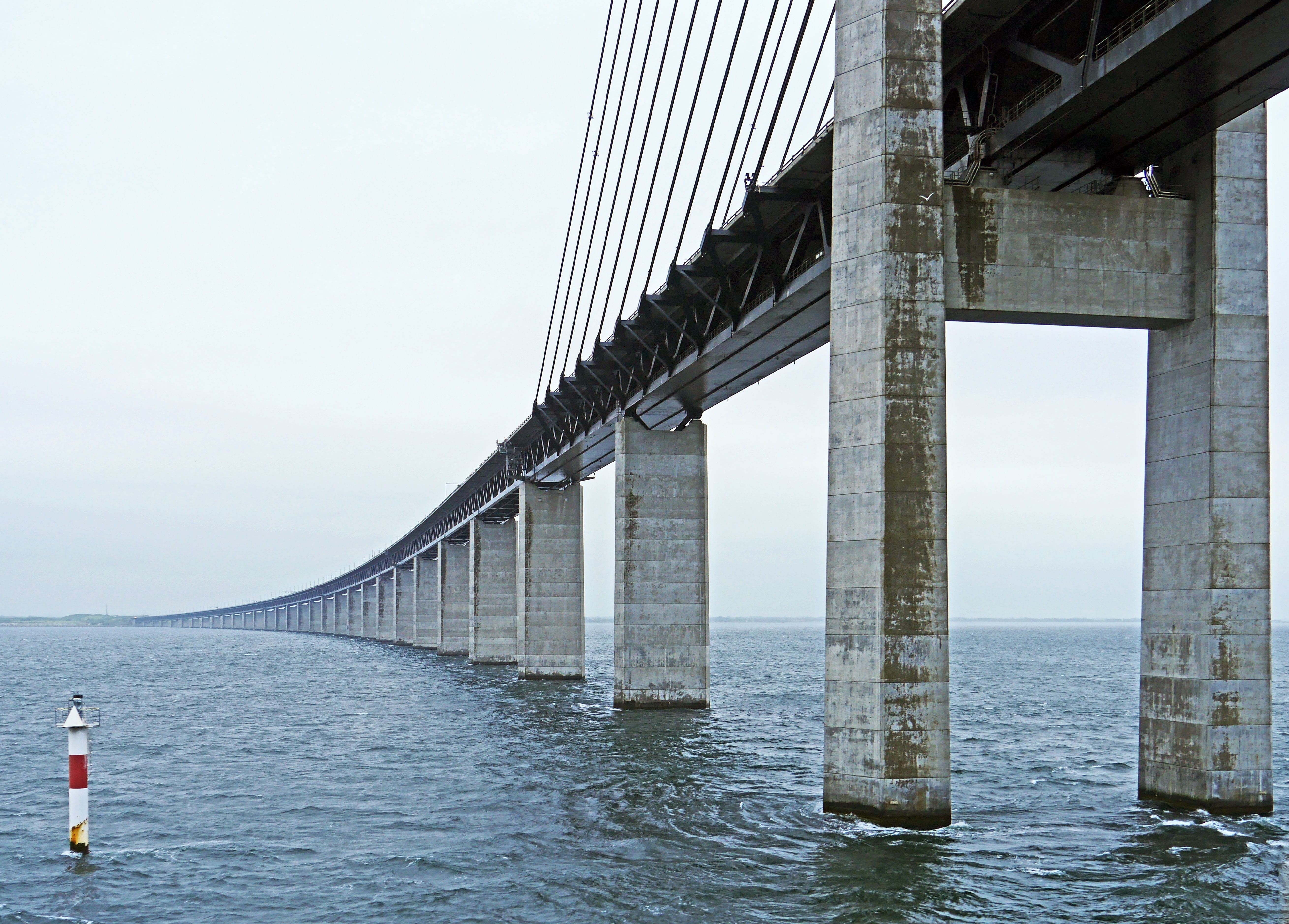 fixed connection, Oresund Bridge, engineering, carrier, sea, öresund, famous Place, river, body, underneath, day, sea ​​route, pylon, major project, uSA, HD Wallpaper