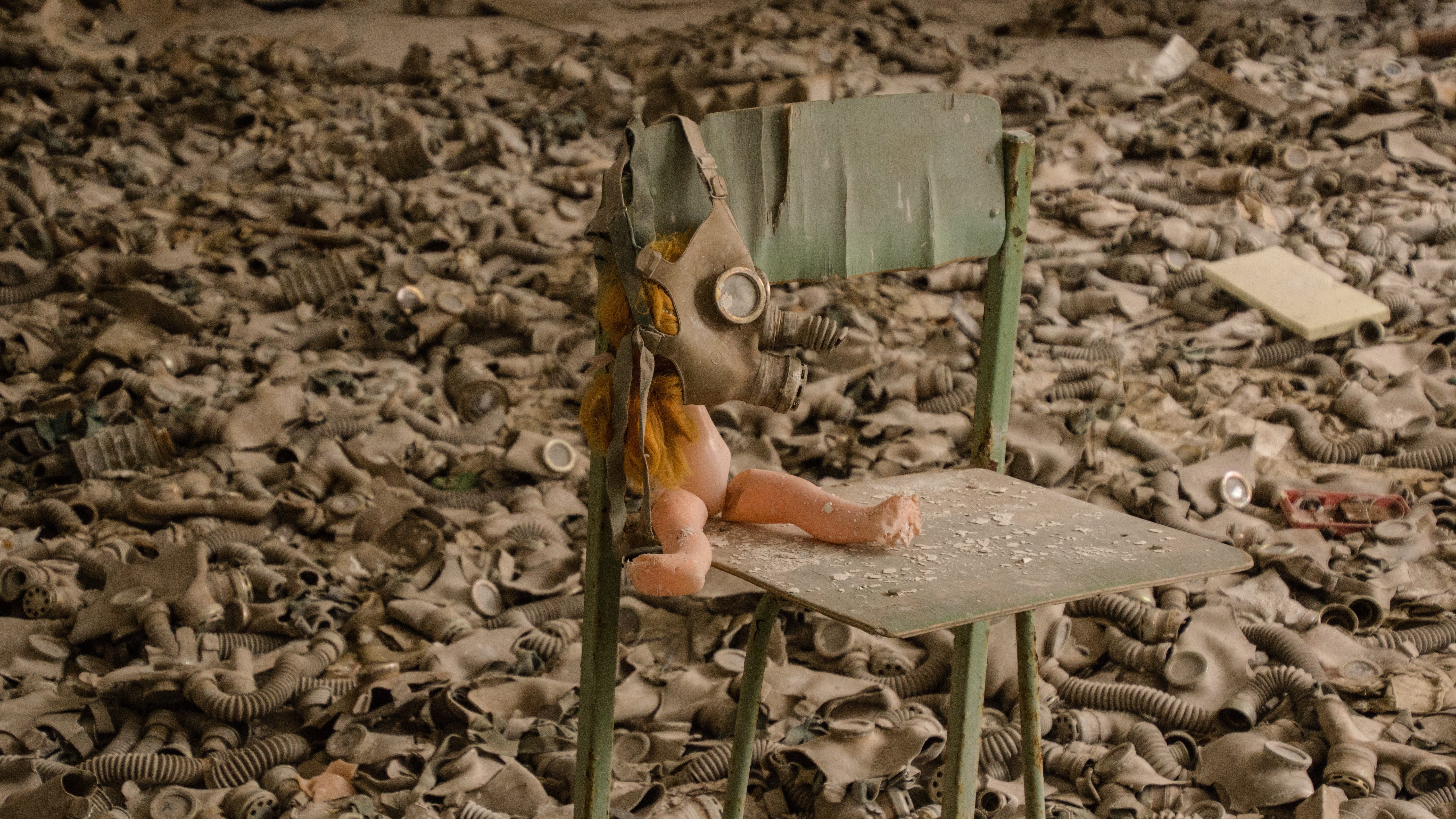 lying down, real people, ussr, sad, outdoors, chair, creepy, body part, child, mask, 5K, lifestyles, ukraine, gas, young adult, limb, doll, chernobyl, HD Wallpaper