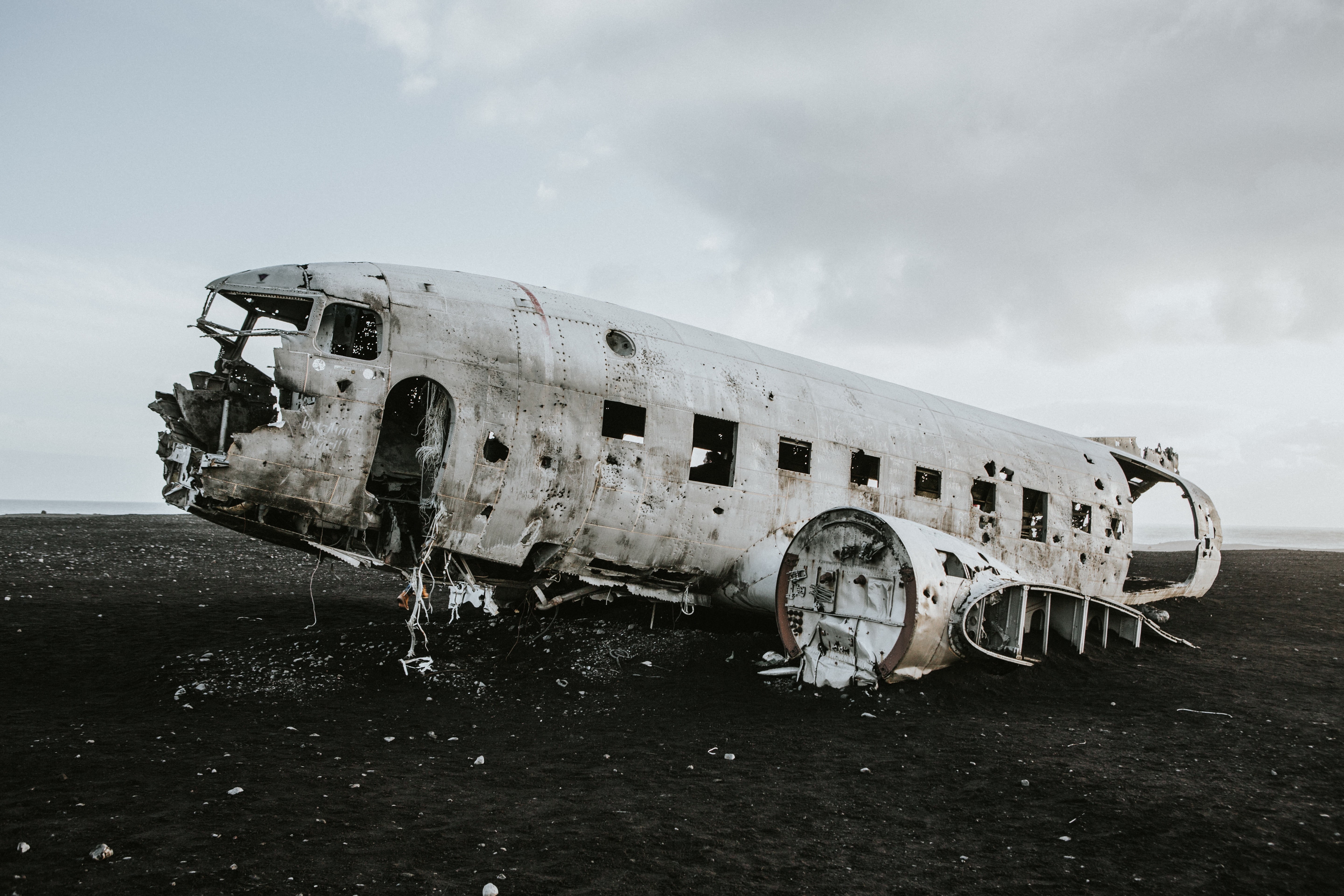 parts. clouds, military airplane, white, obsolete, overcast, ruined, window, outdoors, navy, wrecked, wreck, demolished, travel, items, damage, airline, HD Wallpaper