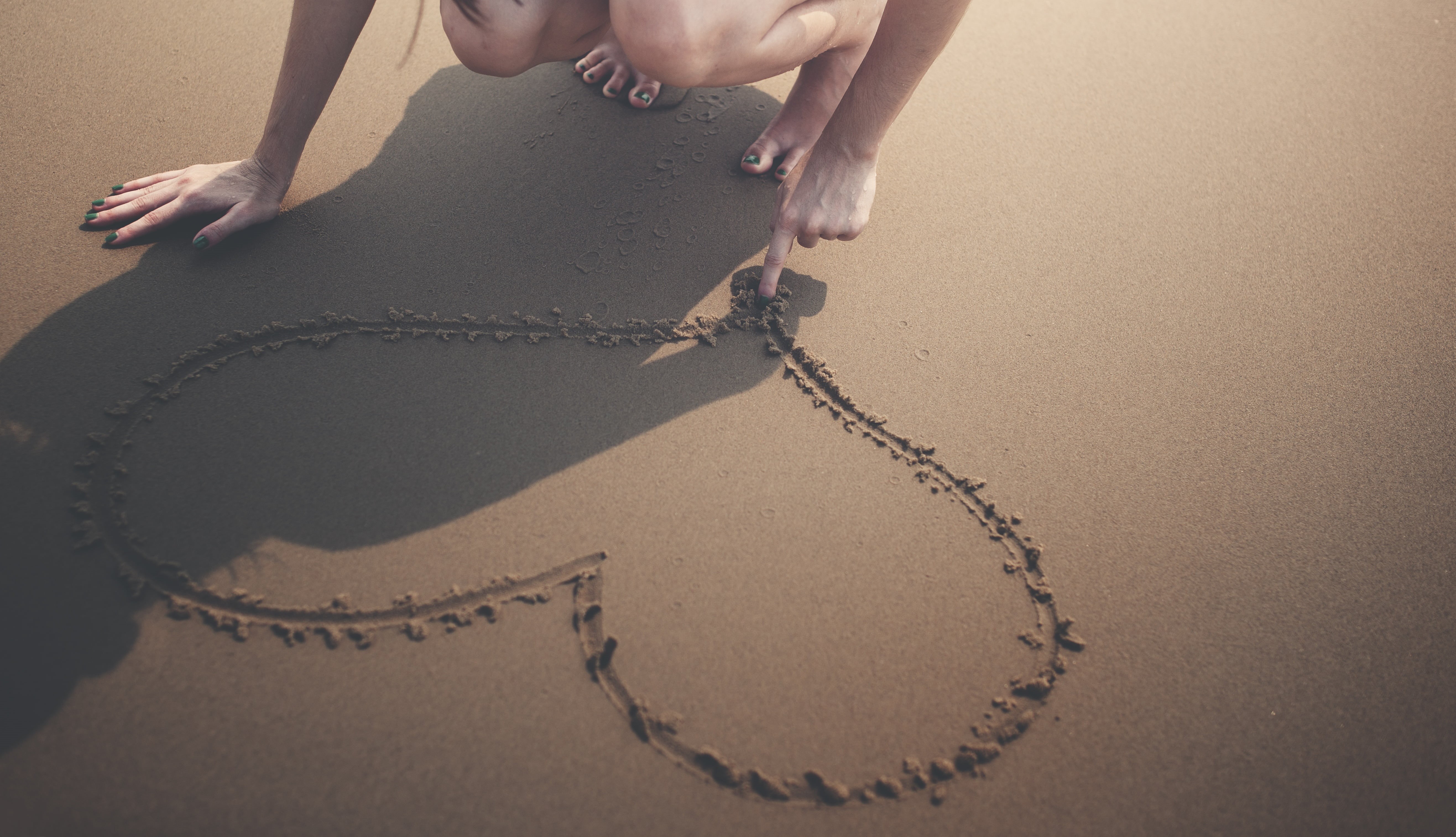 relaxation, human body part, hand, serenity, foot, calm, peace, travel, ocean, high angle view, leave, art and craft, summer time, person, land, holding, HD Wallpaper