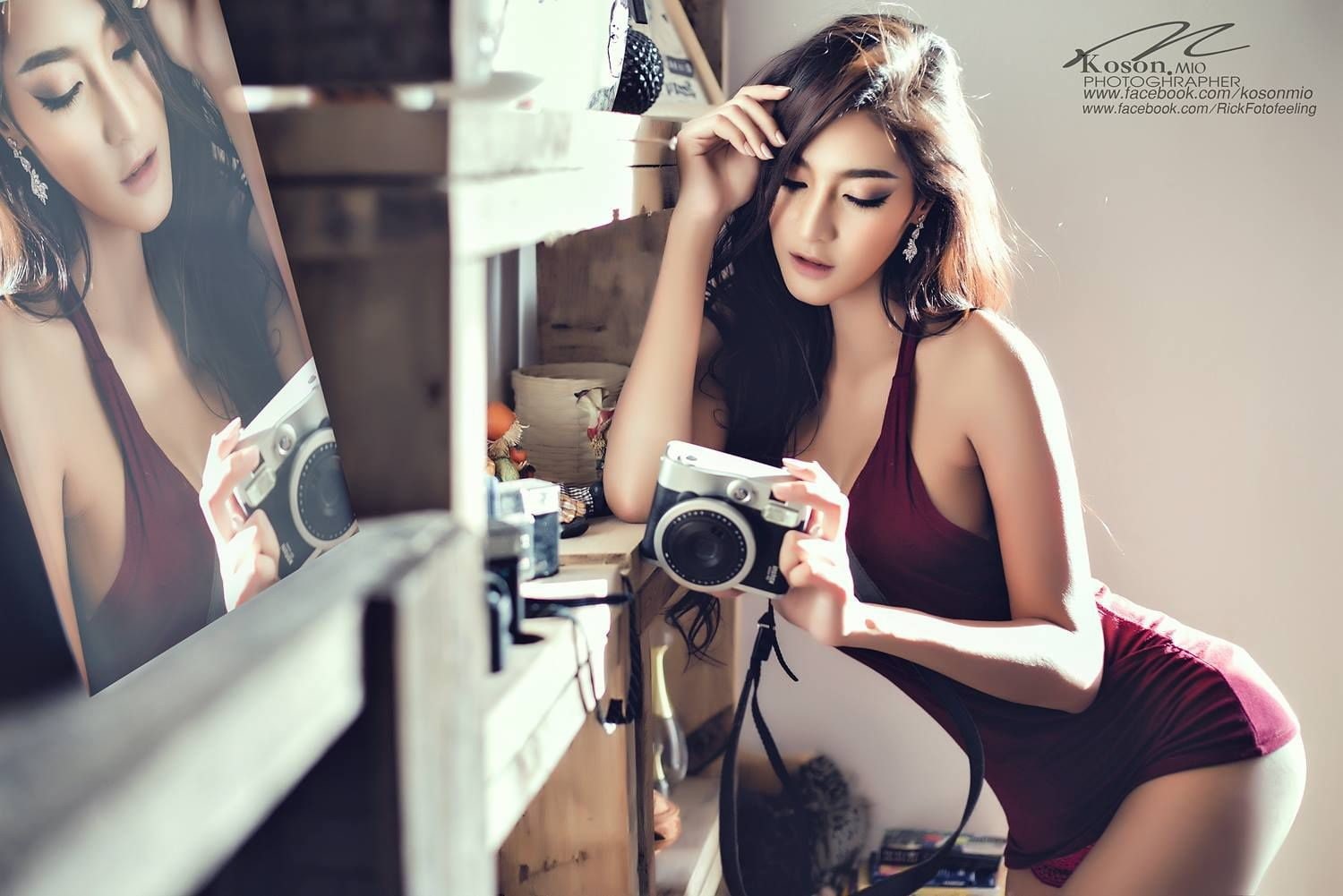 activity, young women, young adult, beauty, holding, digital camera, photographing, Koson Mio, portrait, adult, occupation, women, Koko Rosjares, technology, HD Wallpaper