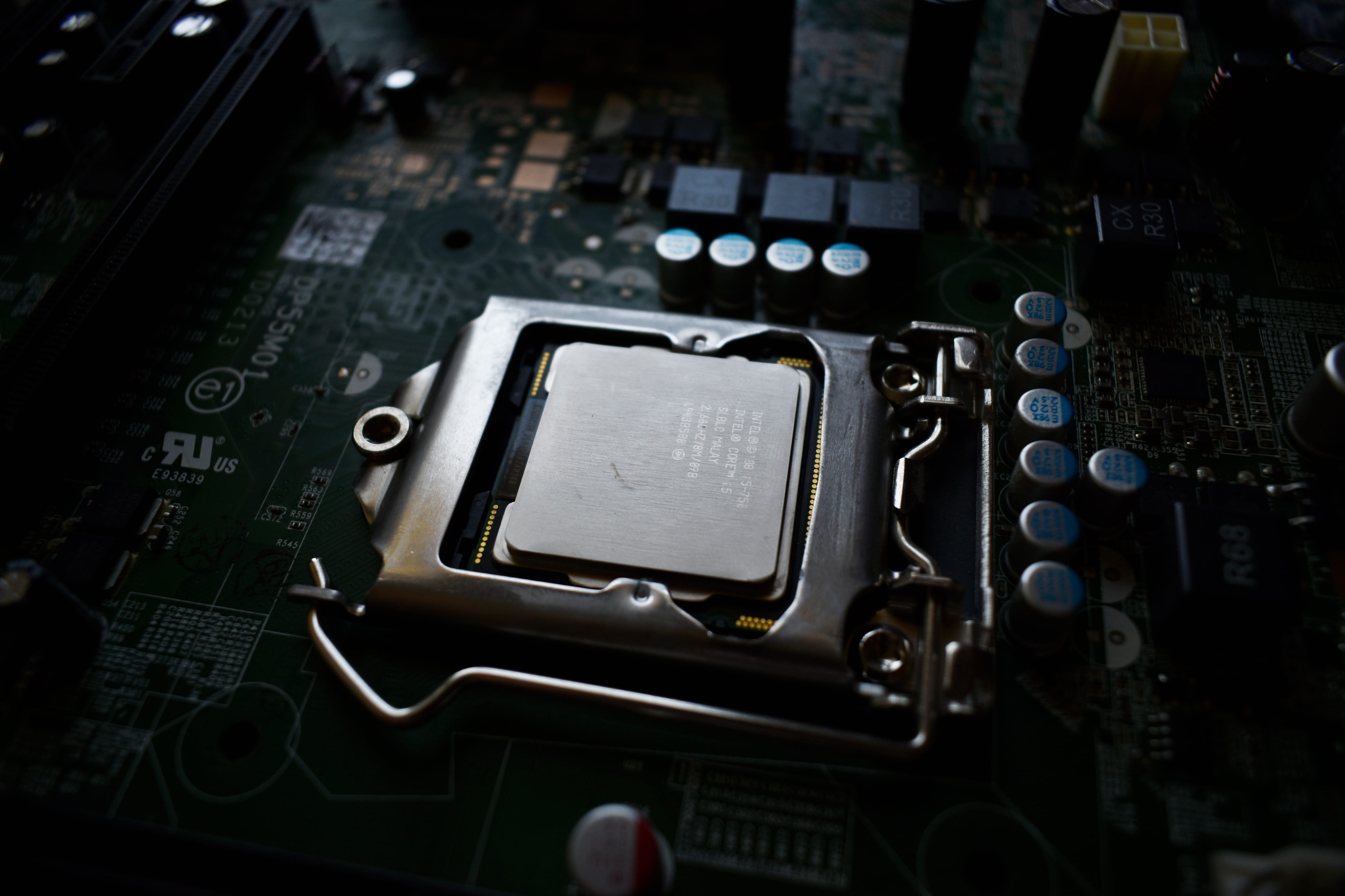 selective focus, computer, 5K, chips, technology, close-up, indoors, board, no people, industry, focus on foreground, equipment, complexity, motherboard, HD Wallpaper