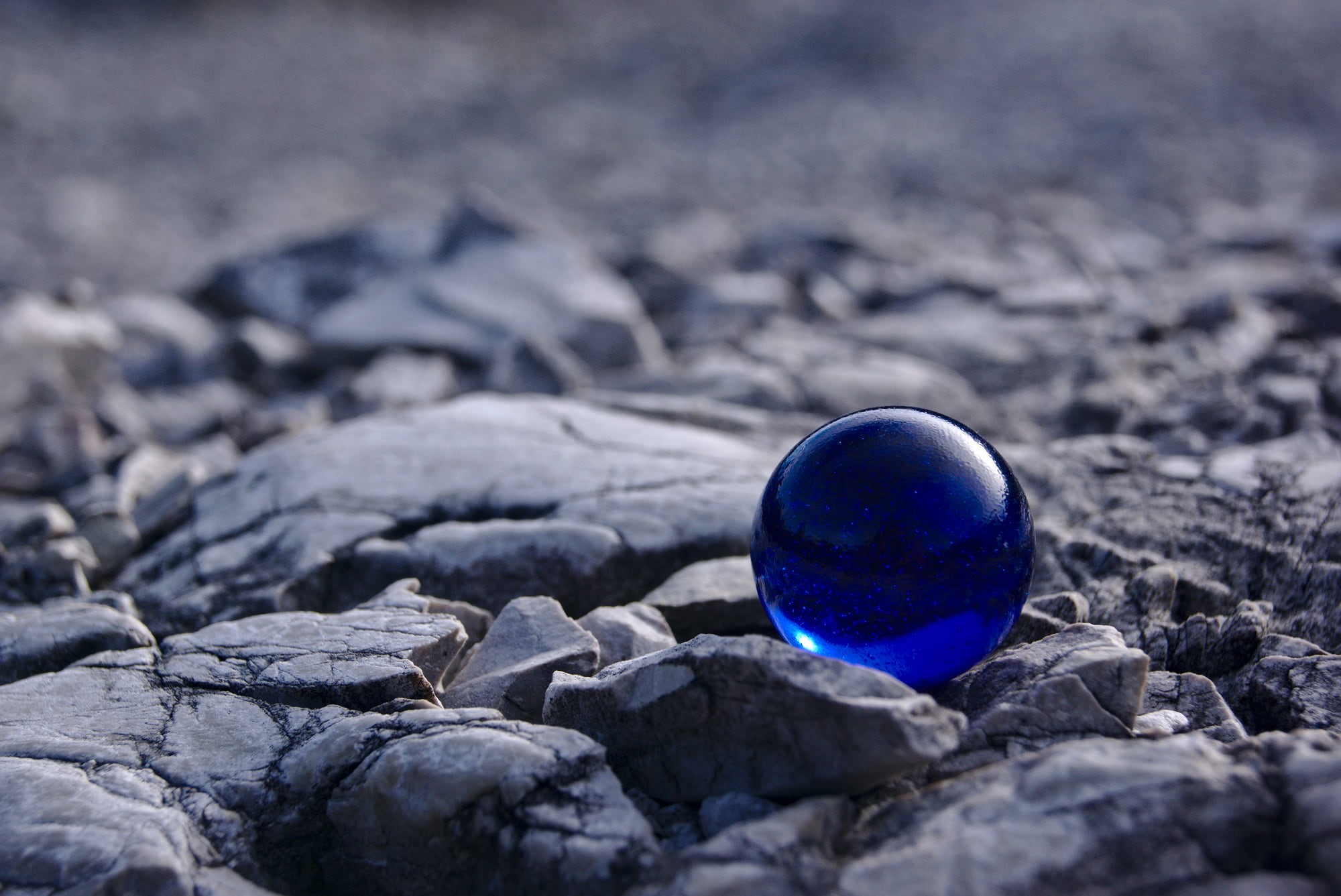 shift, marble  rocks, ball, marble, nature, Blue marble, blue  marble, photography, blue, 1080P, tilt shift lens, sphere, rocky, tilt, terrain, lens, HD Wallpaper