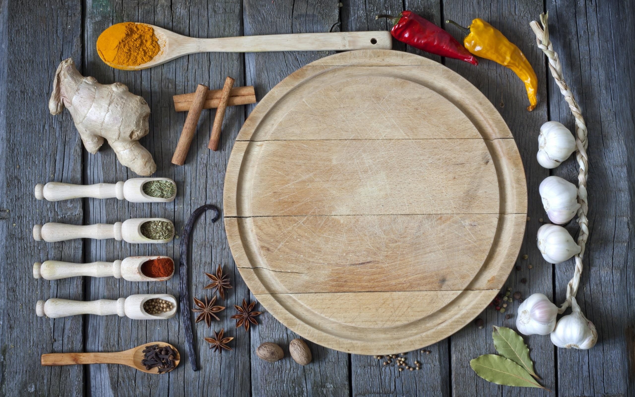 onion, table, equipment, chilli, red, board, garlic, kitchenware Department, chopping, spices, close-up, copy Space, old-fashioned, spoon, 2K, cooking, HD Wallpaper