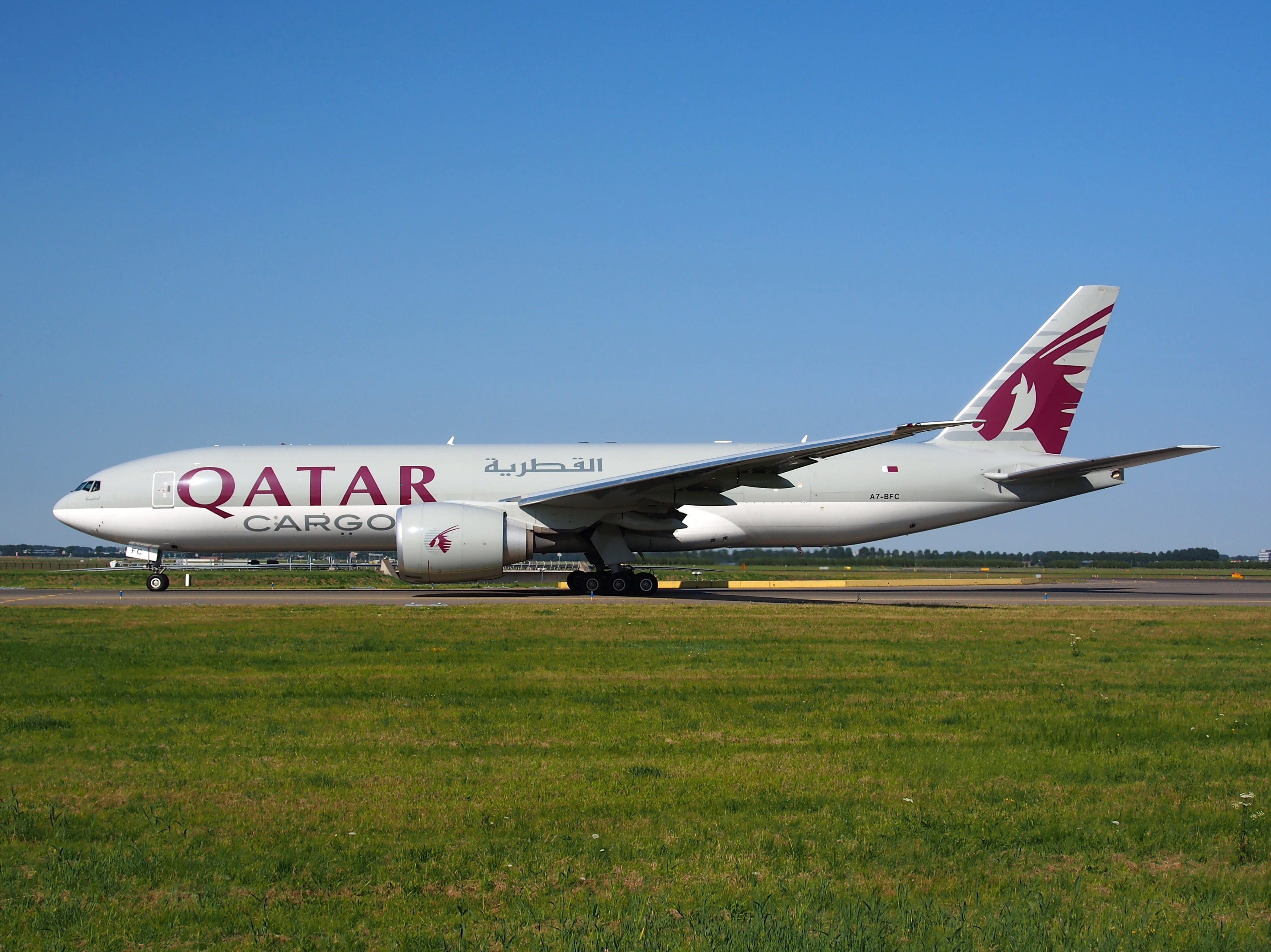 commercial Airplane, air, journey, transportation, manchester International Airport, nature, land, outdoors, aerospace Industry, public domain, boeing, HD Wallpaper
