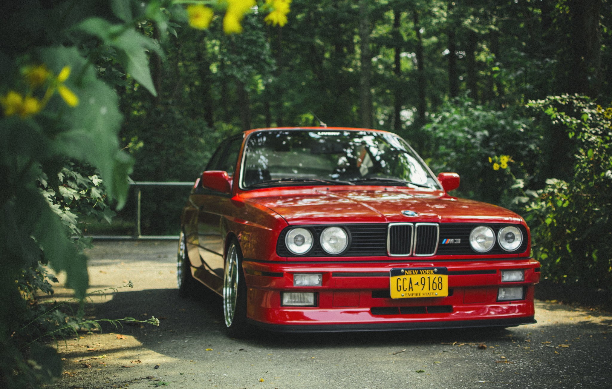 bumper, land Vehicle, red, e, no People, sports Race, ontario - Canada, exhibition, summer, classic, green color, BMW, modern, stationary, mode of transportation, HD Wallpaper