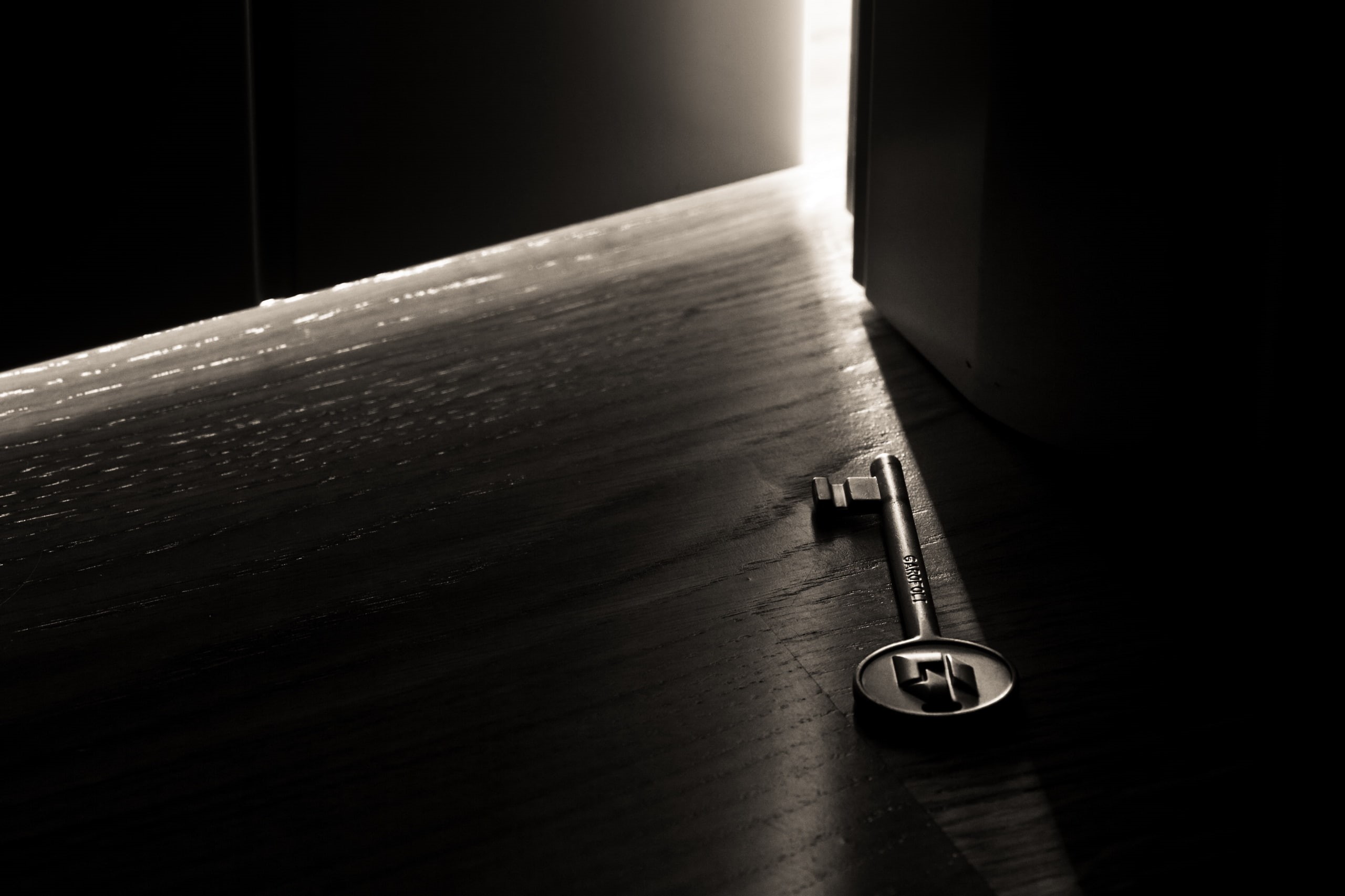 still life, entrance, protection, 2K, home interior, macro key, close-up, table, room, wood - Material, single Object, security, crime, high angle view, HD Wallpaper