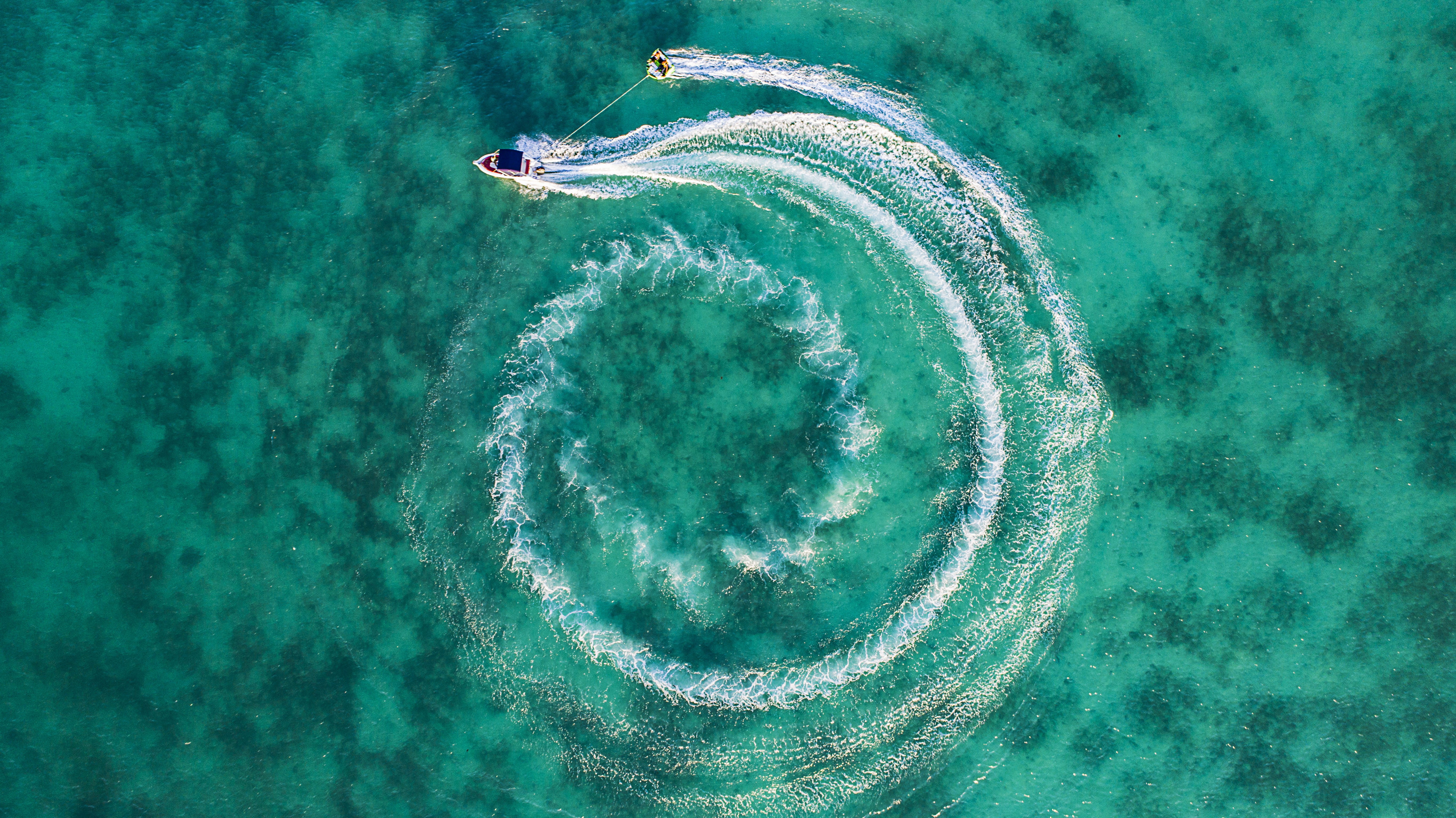 water, beauty in nature, outdoors, speedboat, land, green color, motion, circle, mode of transportation, top, 5K, swimming pool, wakeboard, scenics - nature, HD Wallpaper