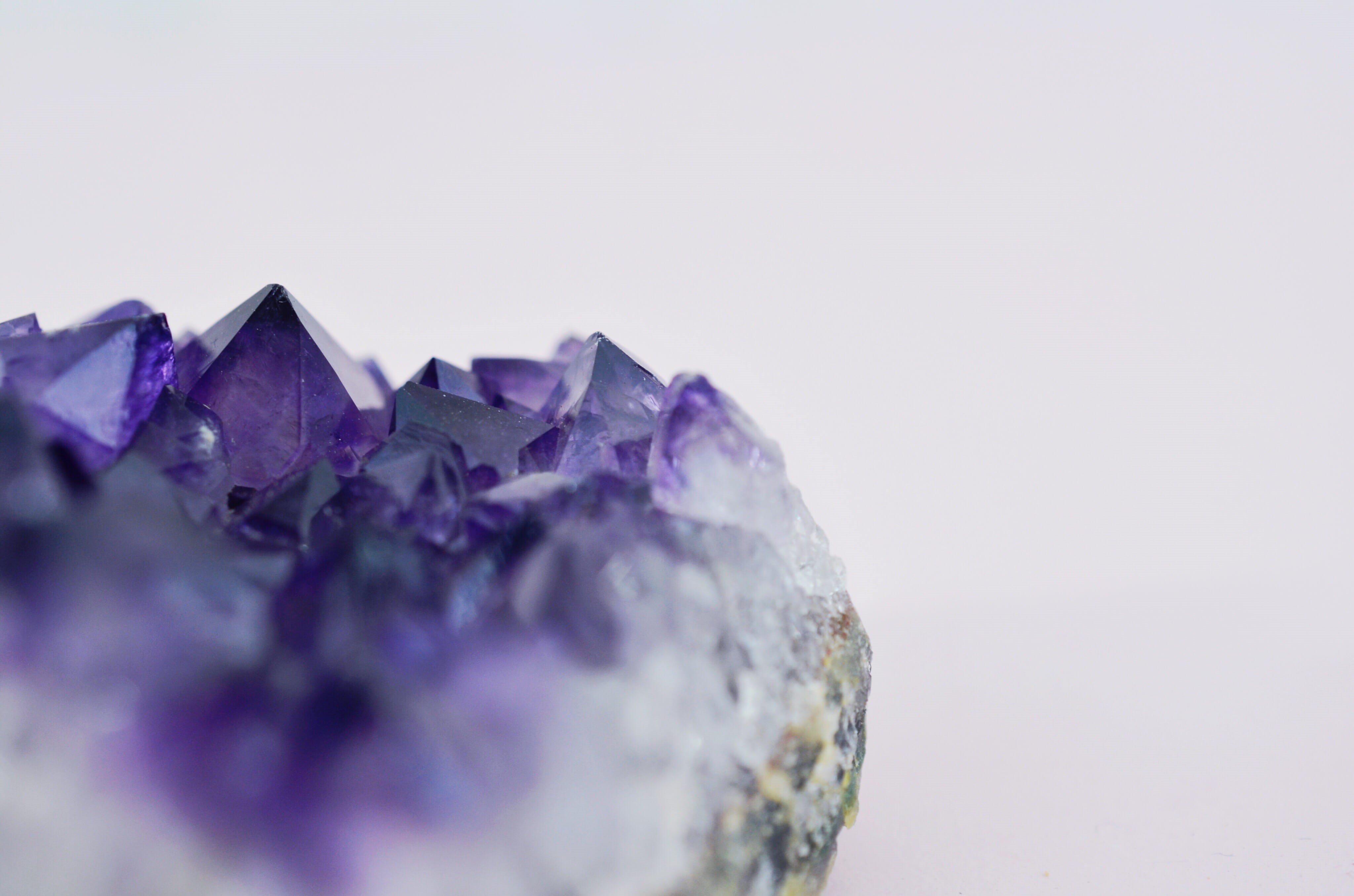 no people, 4K, quartz, close-up, flower, white background, food and drink, geology, cristal, purple, rock, amethyst, indoors, semi-precious gem, copy space, HD Wallpaper