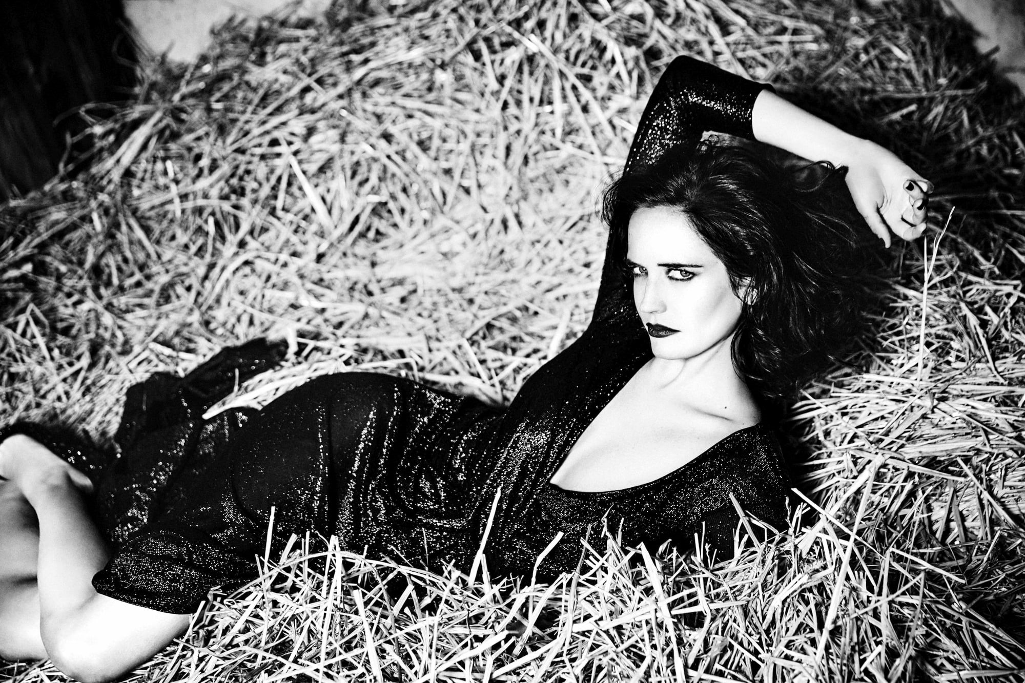 contemplation, lying on back, adult, women, beautiful woman, portrait, fashion, hairstyle, young adult, indoors, 1080P, lying down, leisure activity, beauty, HD Wallpaper