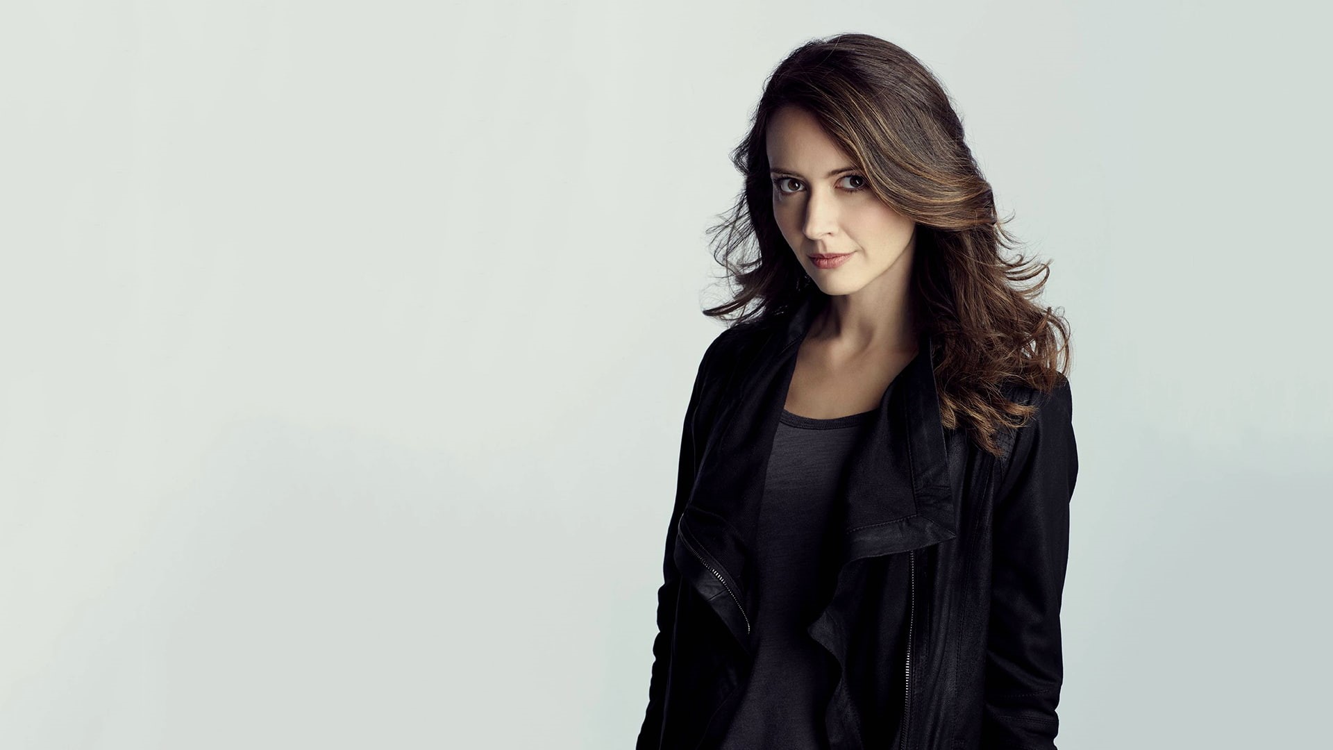 fashion, black jackets, standing, front view, Amy Acker, waist up, young women, beauty, Person of Interest, beautiful woman, celebrity, portrait, looking at viewer, HD Wallpaper