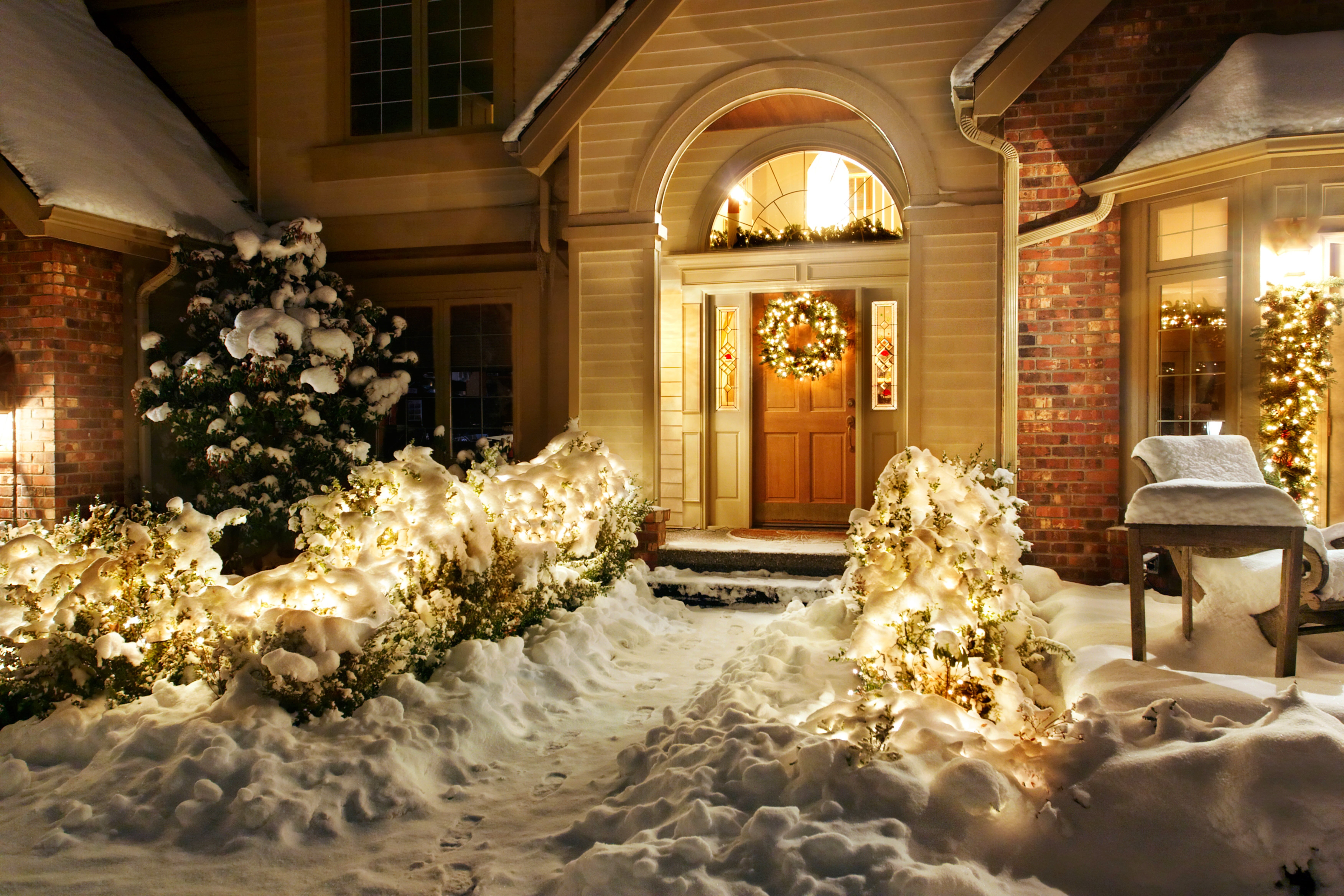 Christmas, night, holiday, building, lights, decoration, season, architectural column, arch, plant, window, ornate, house, Happy New Year, winter, cultures, HD Wallpaper