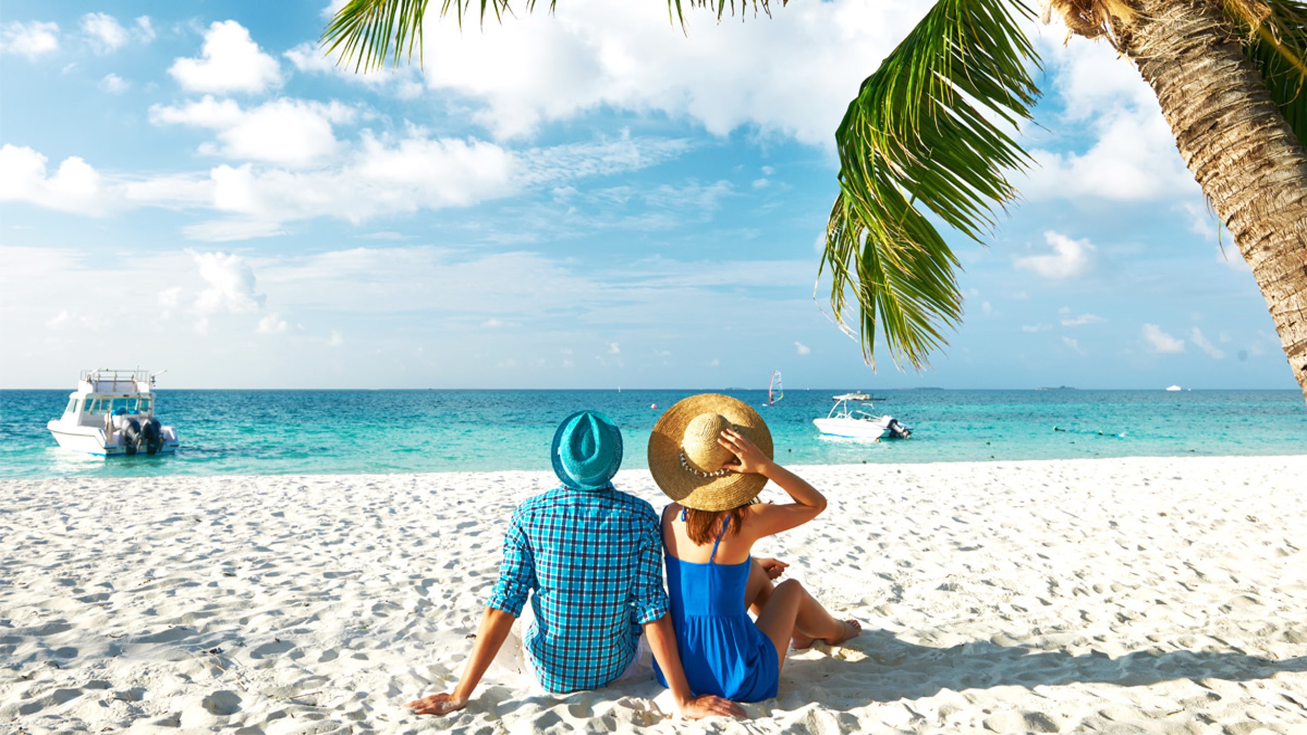 wind, love, palm, 2K, hd, sandy, sailing, honeymoon, couple, yacht, ocean, summer, blue, beach, mauritius, sky, tree, HD Wallpaper