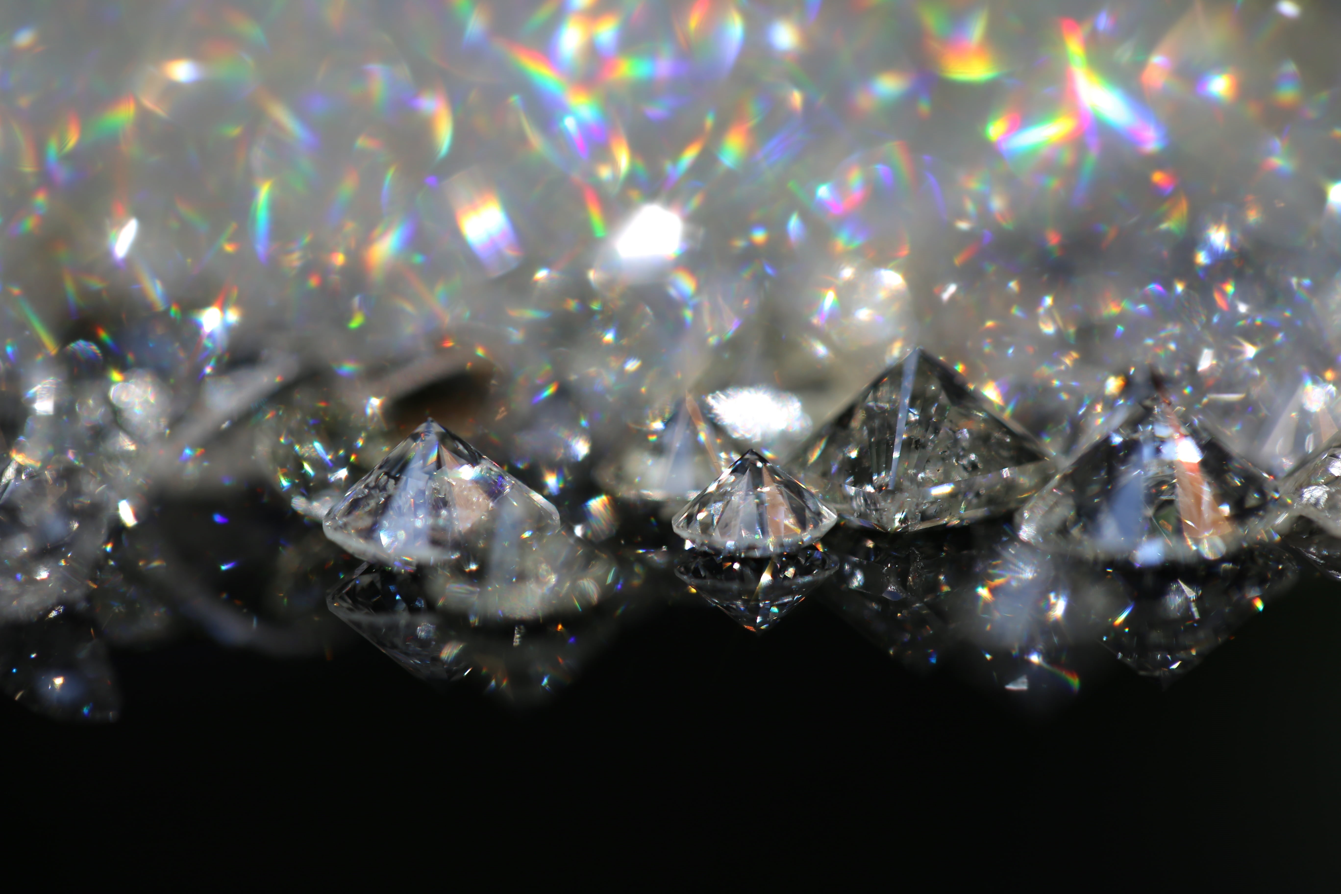 bright, backgrounds, diamonds, 5K, quartz, jewelry, abstract, gemstone, luxury, close-up, nature, brilliant, transparent, reflection, no people, shape, HD Wallpaper