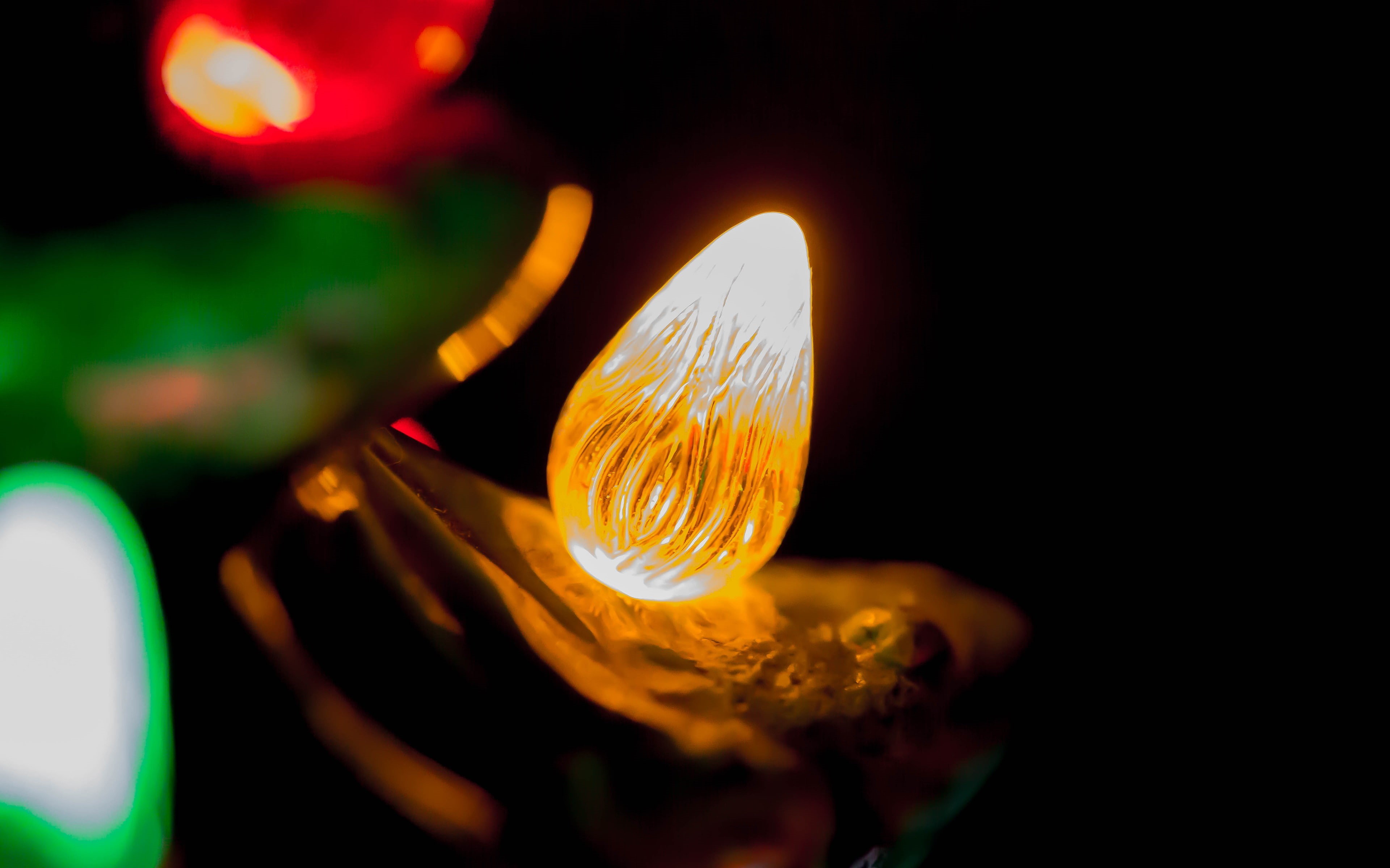 glowing, dark, filament, 4K, light - natural phenomenon, selective focus, celebration, motion, background, ultra, indoors, electric light, electricity, HD Wallpaper