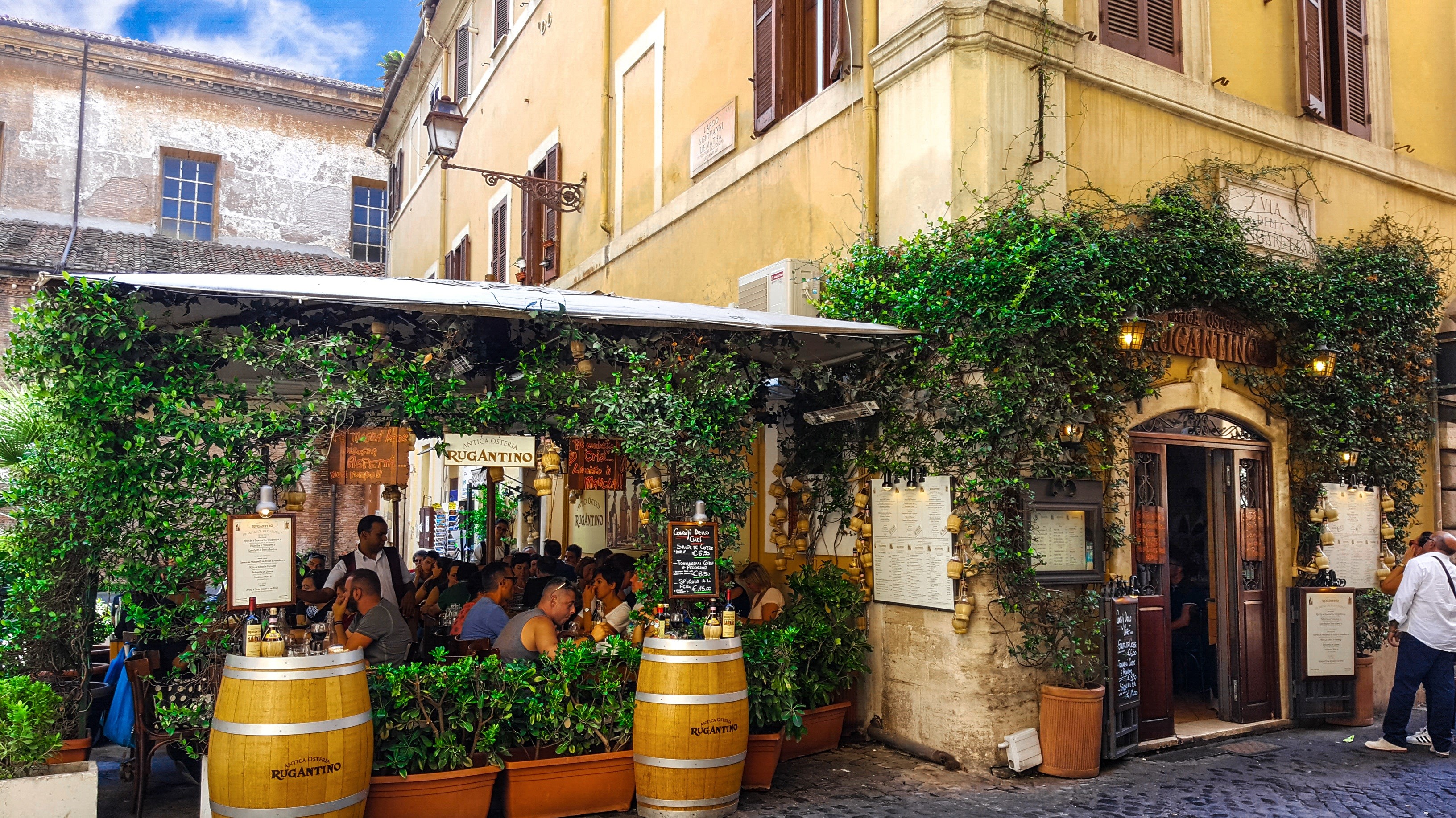 placed, ivy, building, old, europe, tree, cafe, outdoor, flower pot, residential district, scenic, italy, nature, wooden, near, town, history, cultures, HD Wallpaper
