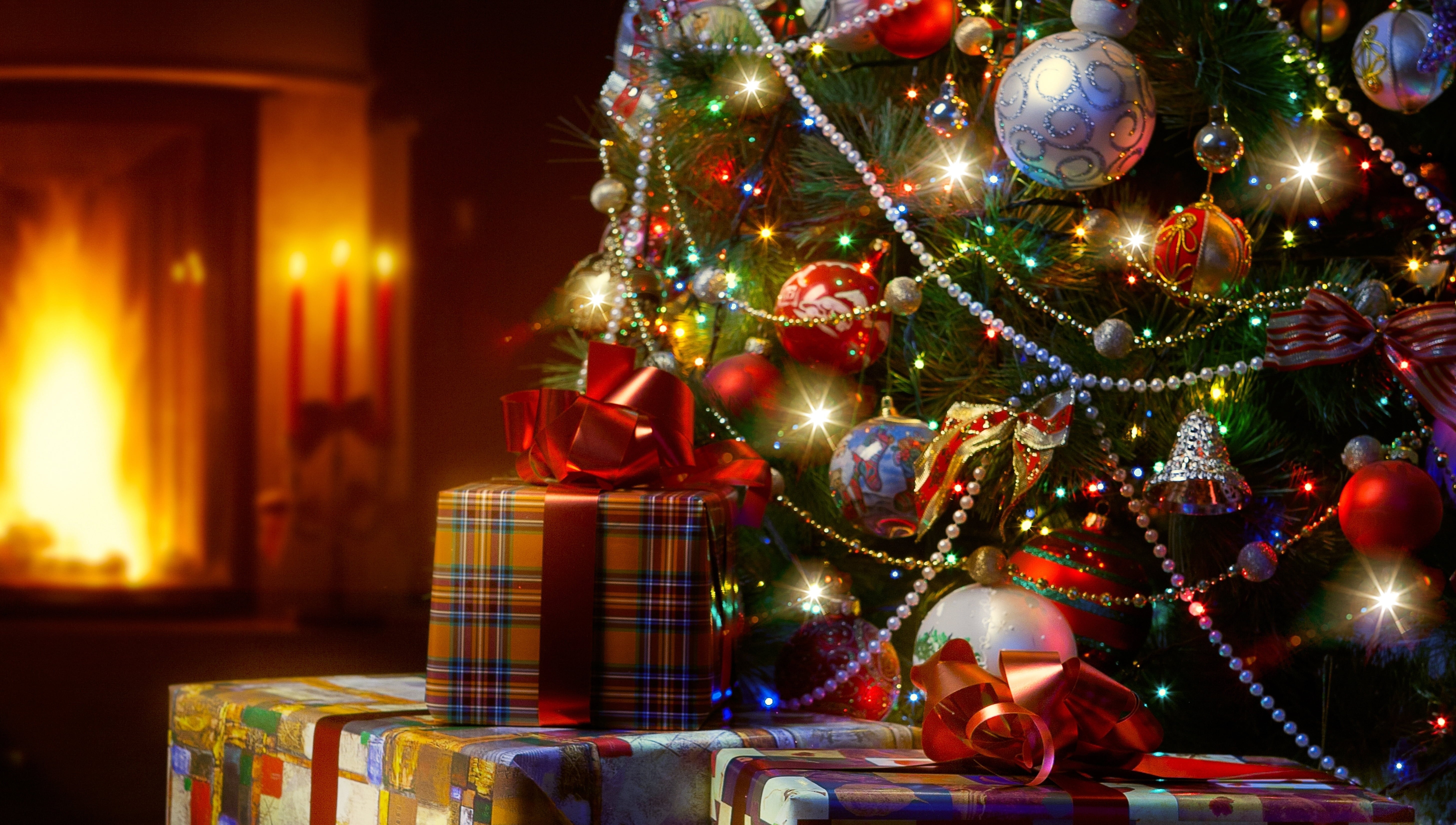 red, ornate, glowing, balls of light, christmas Ornament, night, beside, year, home Interior, decorations, candle, light balls, tree, christmas Lights, HD Wallpaper