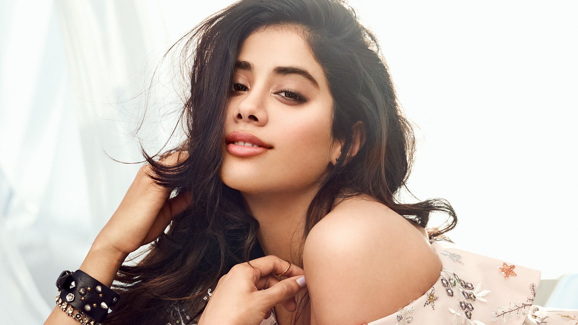 smiling, face, Indian, Bollywood actresses, long hair, women, actress, Janhvi Kapoor, 1080P, brunette, HD Wallpaper