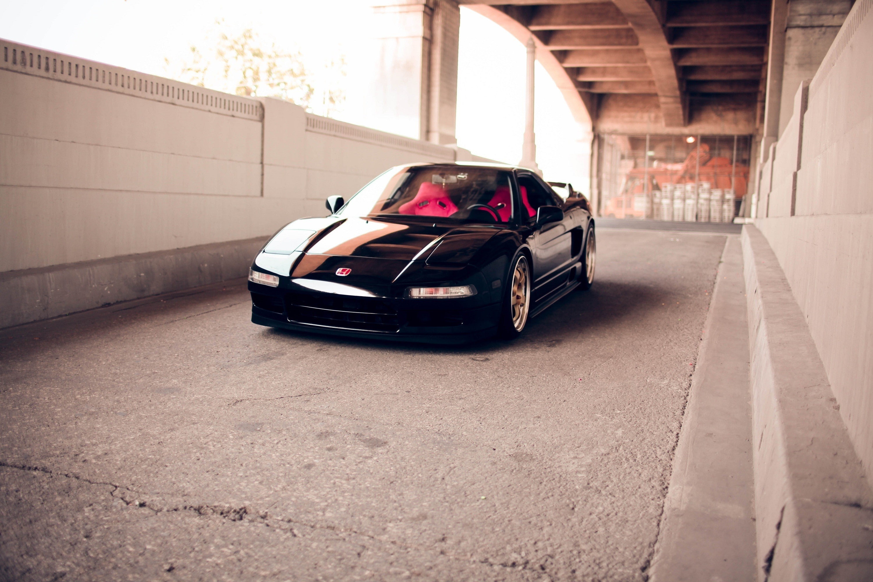 arch, travel, architecture, motor vehicle, car, front angle view, building exterior, city, garage, day, wall, built structure, retro styled, outdoors, stationary, HD Wallpaper