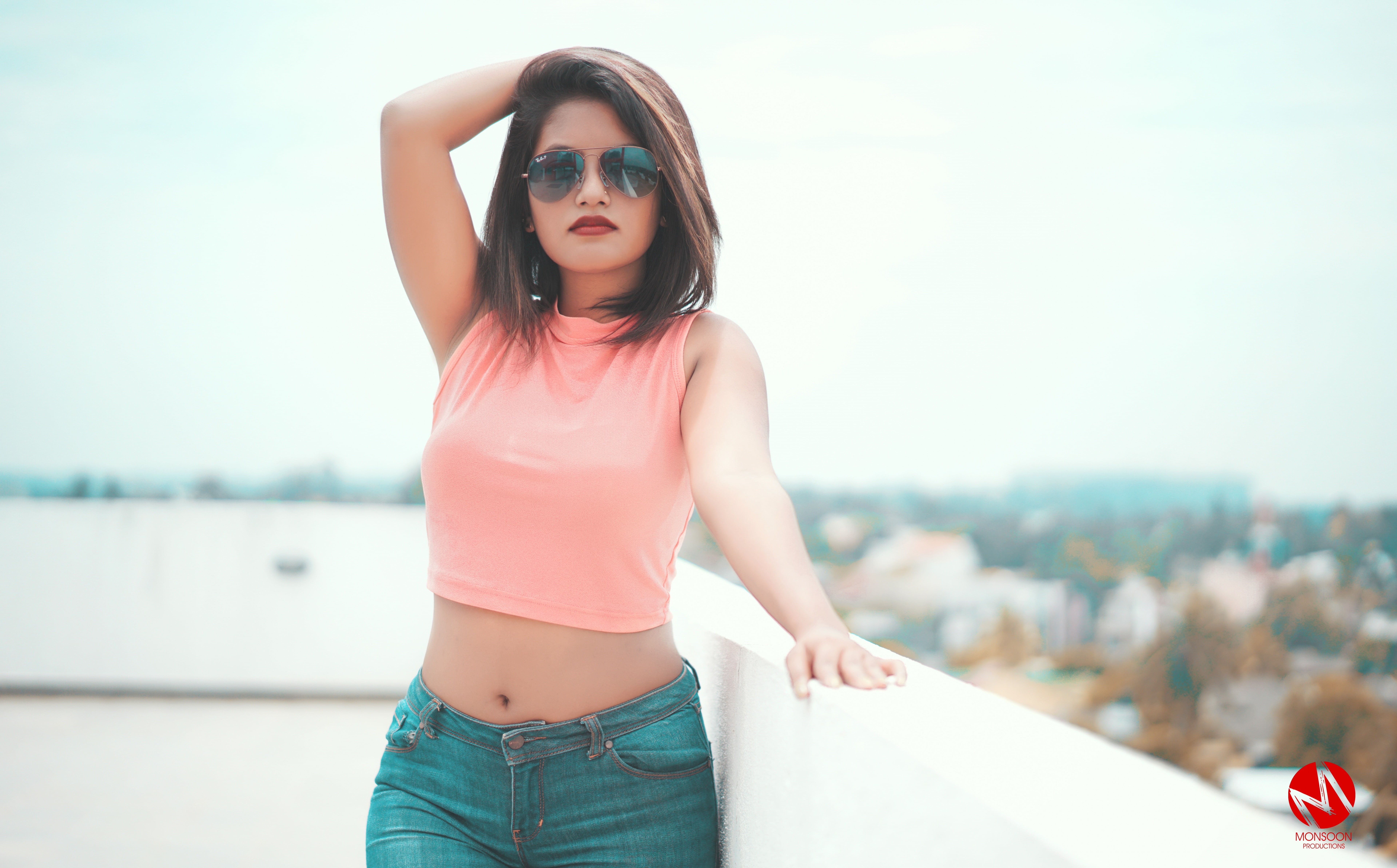 croptop, focus on foreground, Style, Girls, 8K, Model, Girl, three quarter length, lifestyles, real people, Woman, Outfit, casual clothing, jeans, one person, HD Wallpaper
