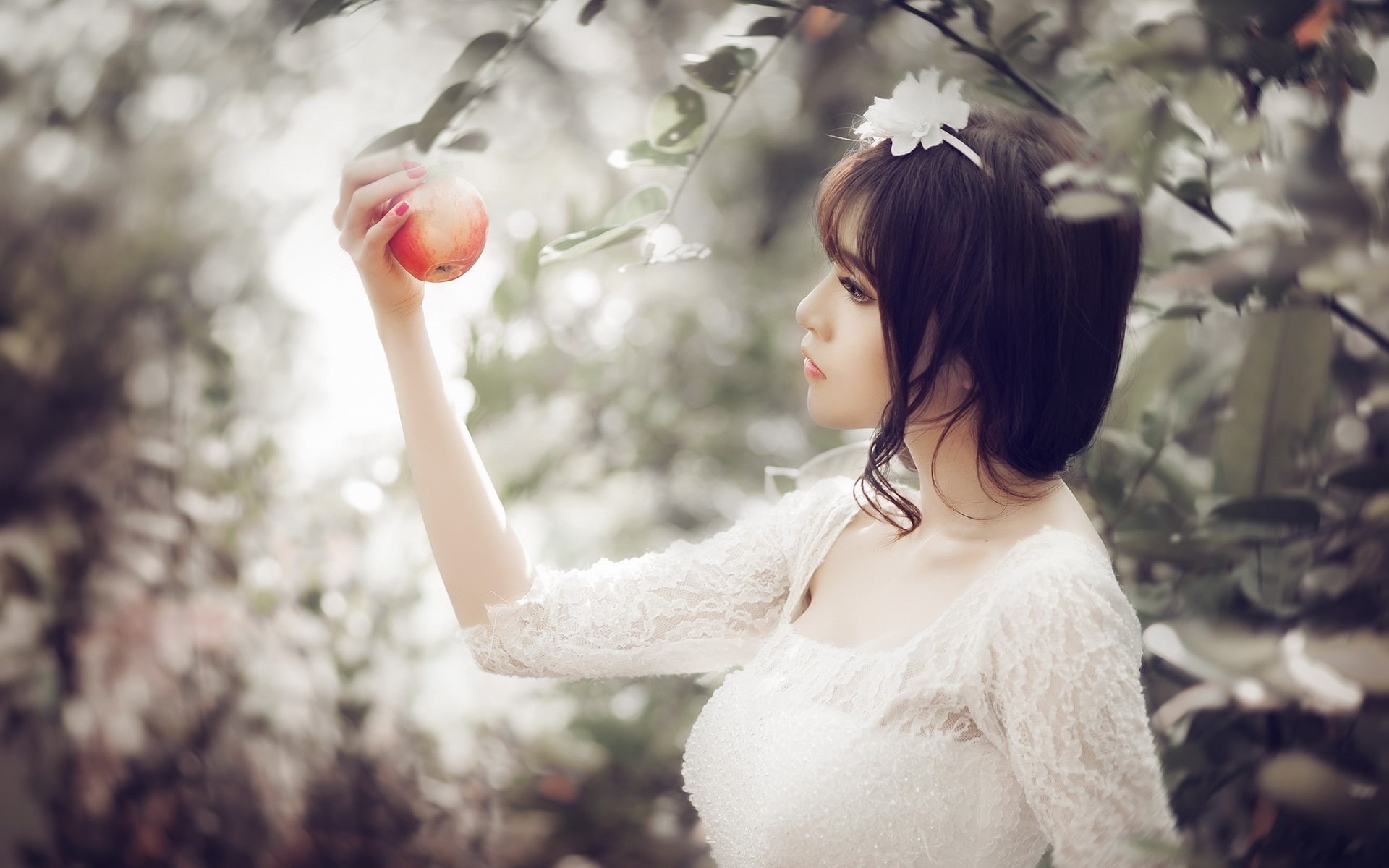 Girl, Catch, Dress, Apple, White, Asian, 1080P, HD Wallpaper