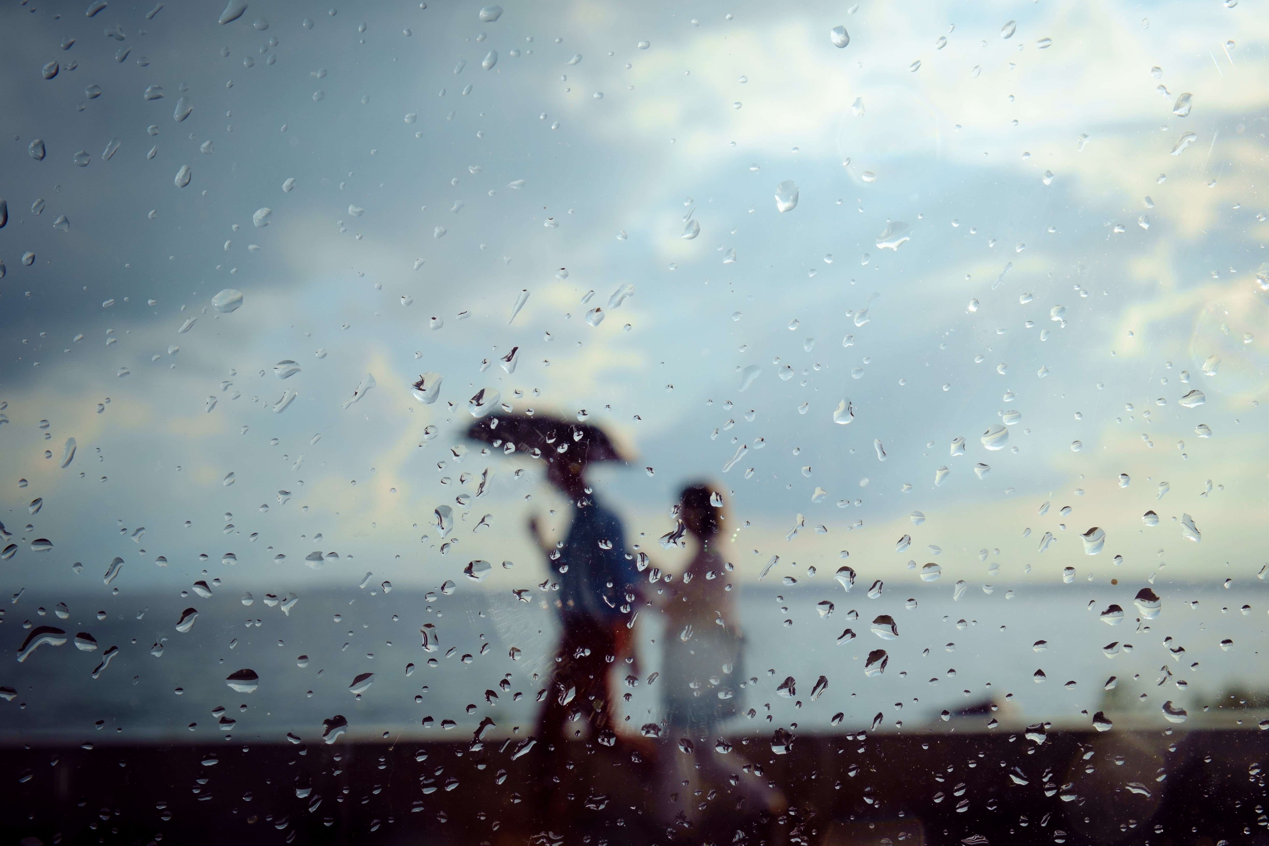 sky, x-e1, people, walking, wet, man and woman, umbrella, Sweden, color, sea, fuji, water, man, glass, Morning, drops, rain, 4K, dew, summer  rain, behind, HD Wallpaper