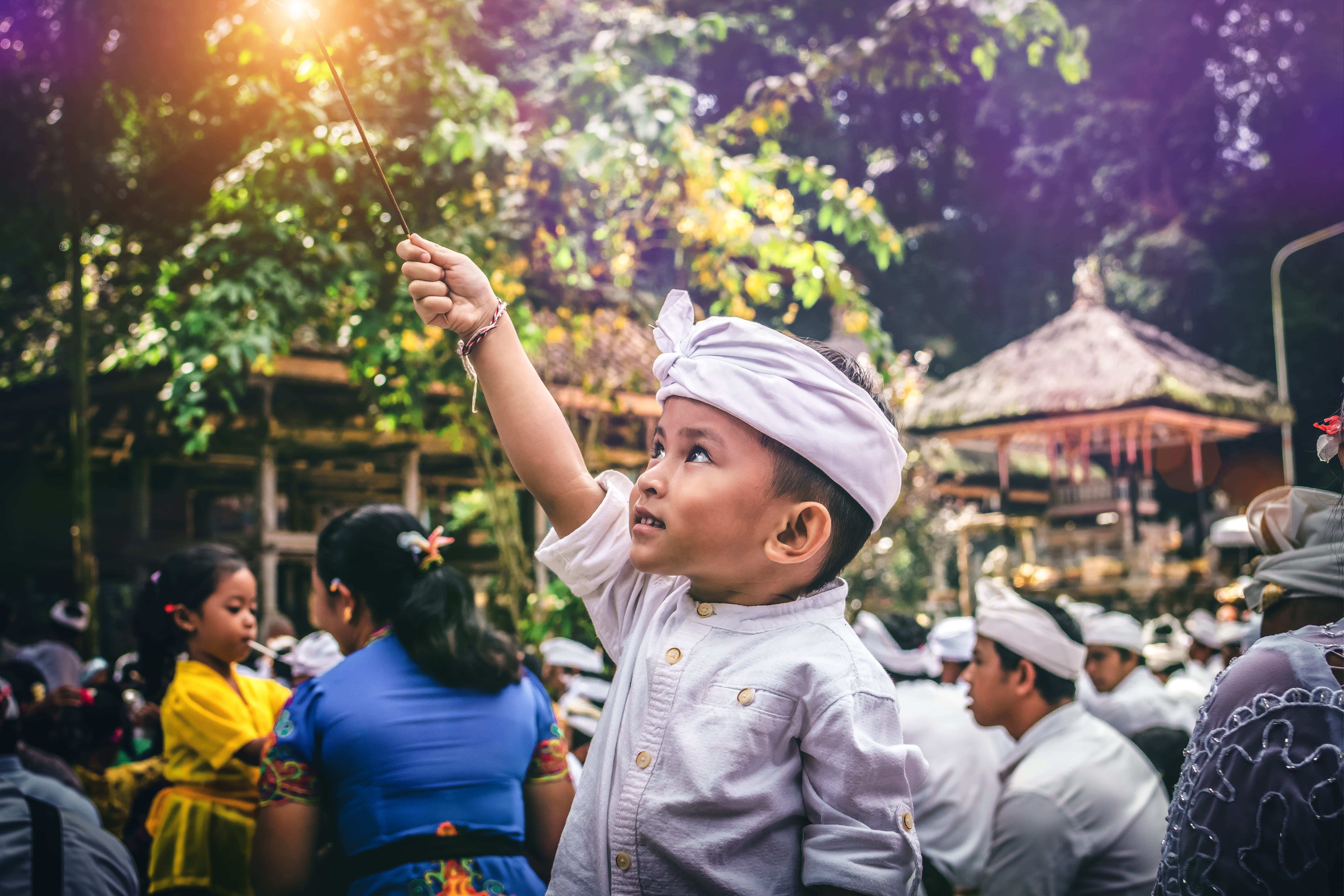 balinese, city, cheerful, leisure activity, smile, tradition, young, cute, family, holding, boy, portrait, street, holiday, group of people, bali, indonesia, HD Wallpaper