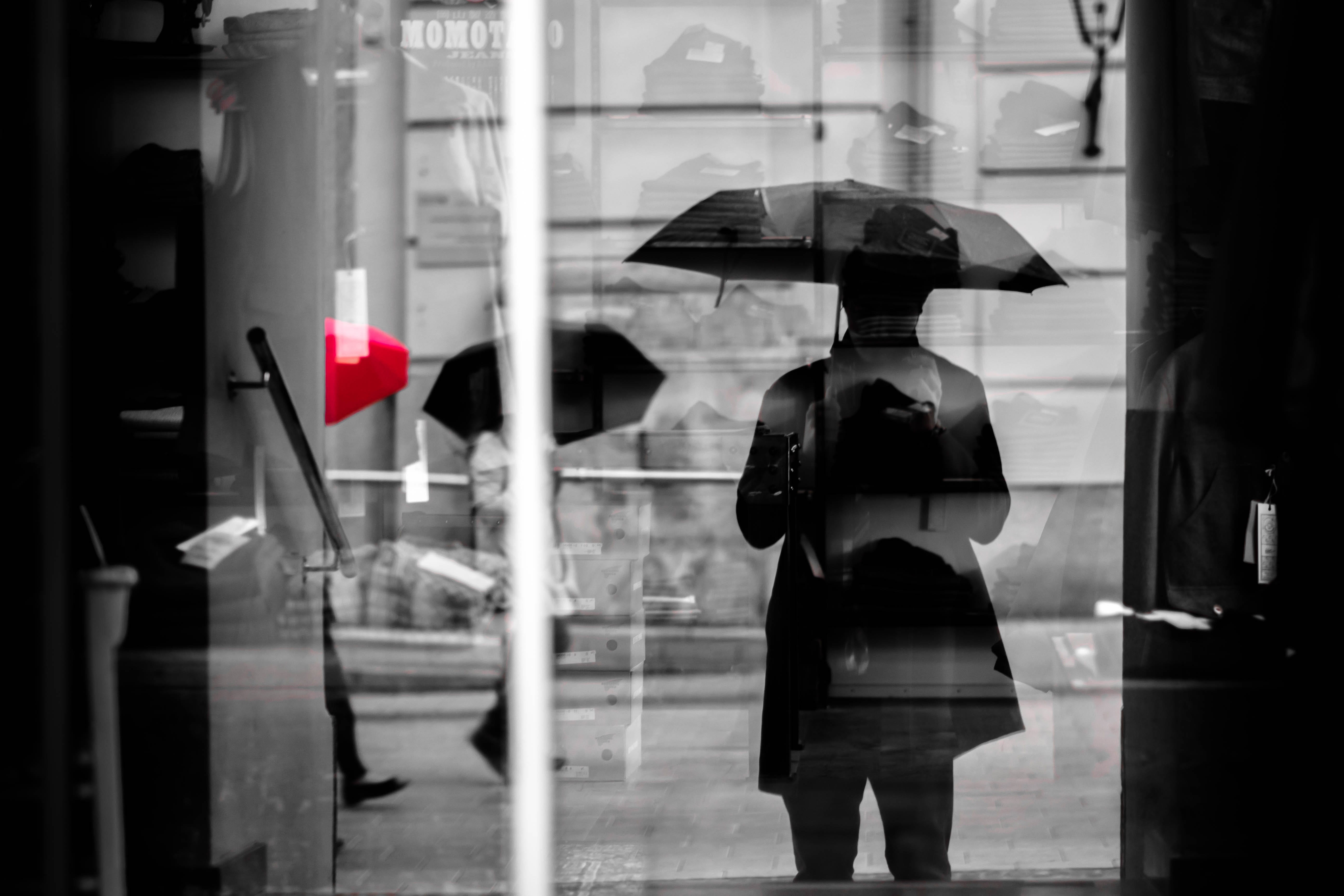 5K, person, store, reflections, umbrella, walking, retail, retail display, selectrive, silhouette, reflection, glass - material, protection, day, splash of red, HD Wallpaper