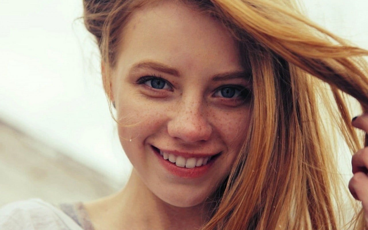 blond hair, headshot, teeth, gray, face, redhead, human hair, young adult, 720P, hair, top, close-up, emotion, human face, teenager, women, beautiful woman, HD Wallpaper