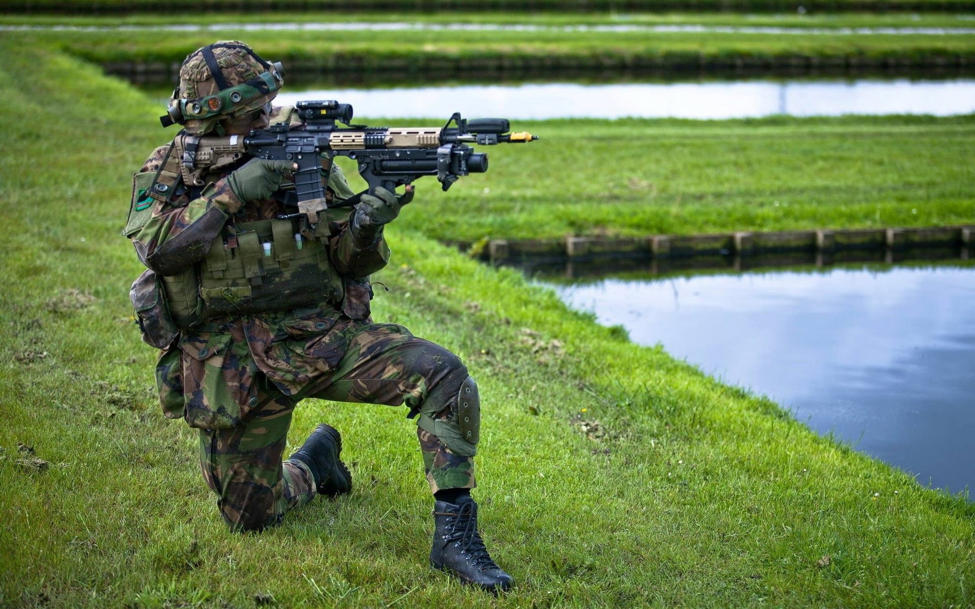 military, water, armed forces, government, outdoors, man, day, uniform, black, green color, shooting a weapon, soldiers, holding, army soldier, gun, army, HD Wallpaper