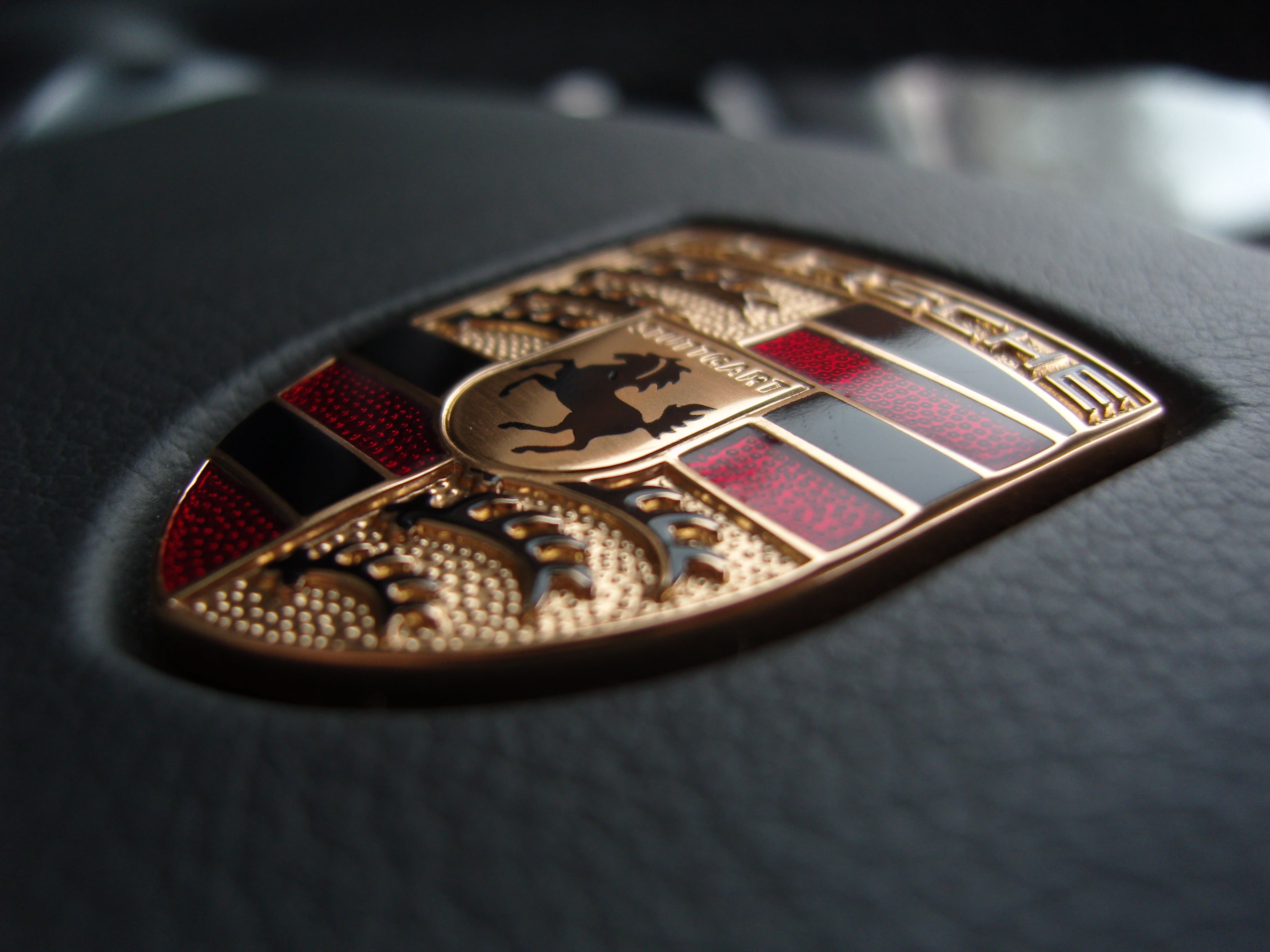 macro, macro photography, steering  wheel, logo, photography, close-up, 2K, Porsche, car, emblem, HD Wallpaper
