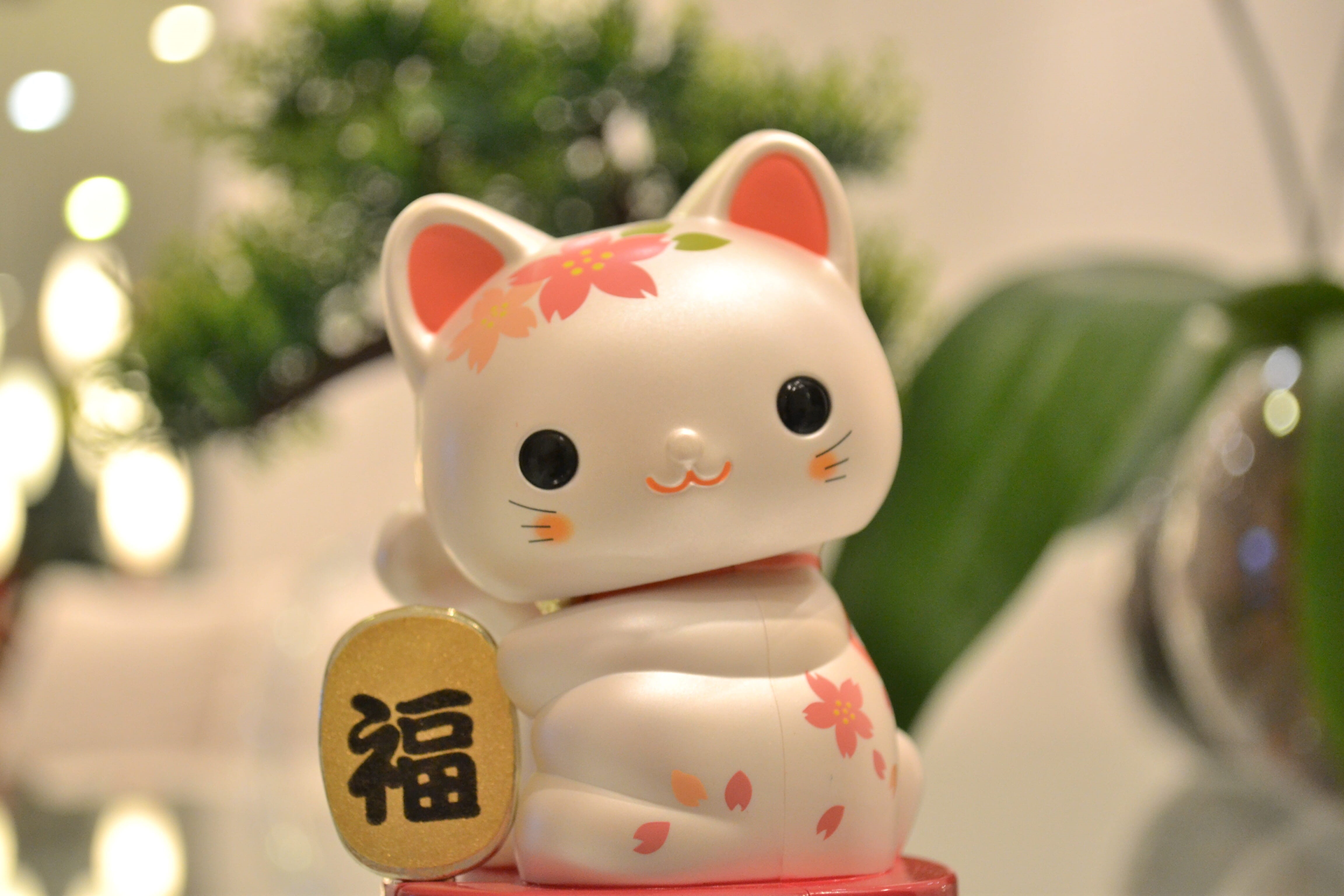 christmas ornament, christmas decoration, holiday, christmas, piggy bank, coin, indoors, close-up, art and craft, Lucky, savings, decoration, maneki, japanese cat, HD Wallpaper