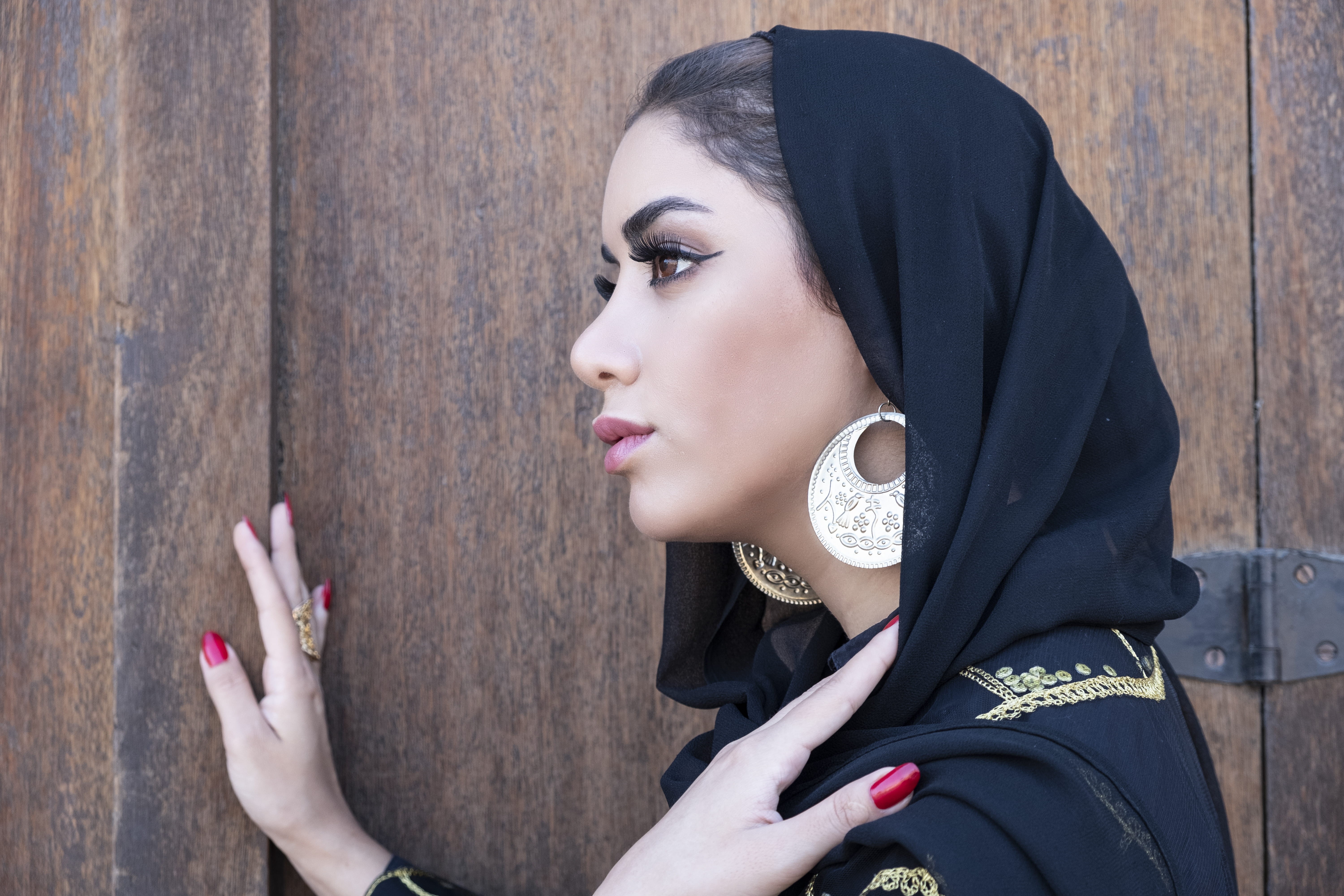 cute, beautiful woman, black, wear, looking, earrings, lips, headshot, jewelry, beauty, veil, woman, wood - material, day, glamour, religion, portrait, HD Wallpaper