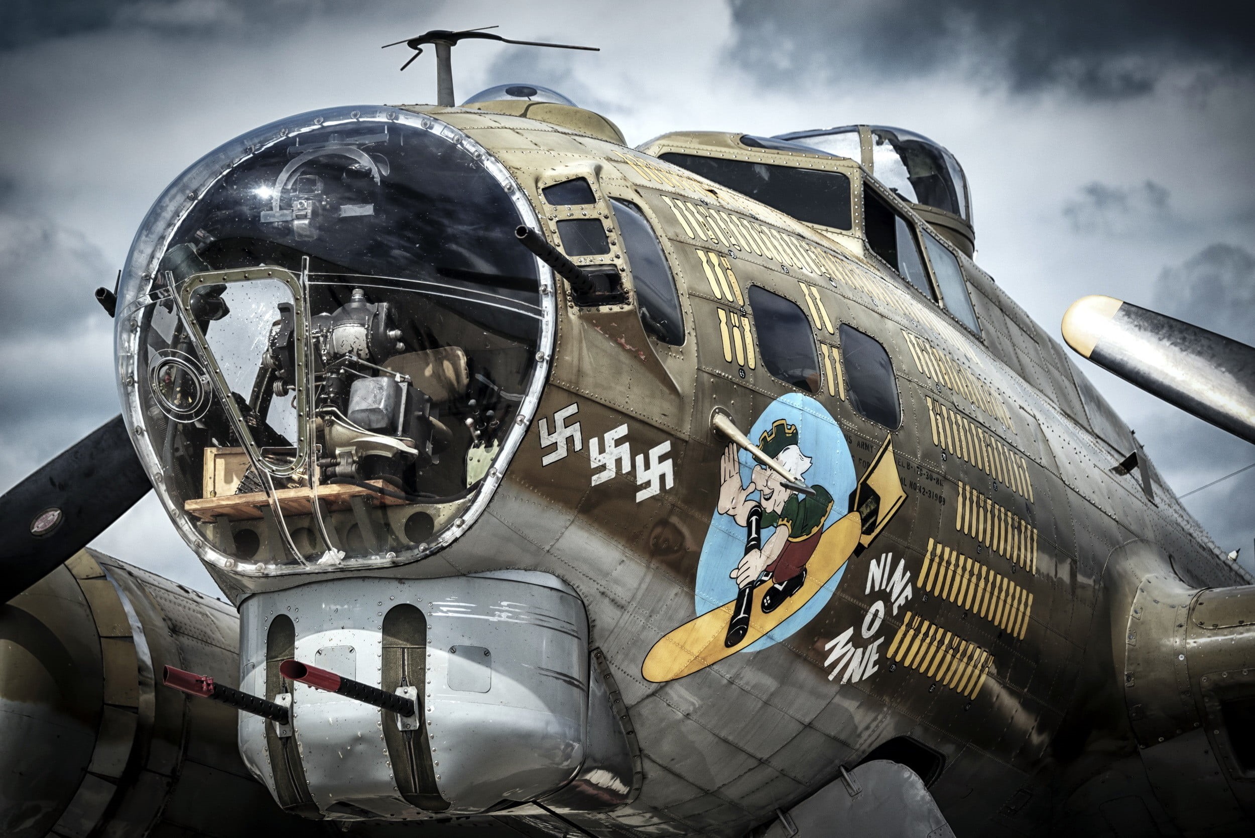 retro styled, day, transportation, World War II, men, brown, mode of transportation, aircraft, plane, cloud - sky, land vehicle, airplane, Boeing B-17 Flying Fortress, HD Wallpaper