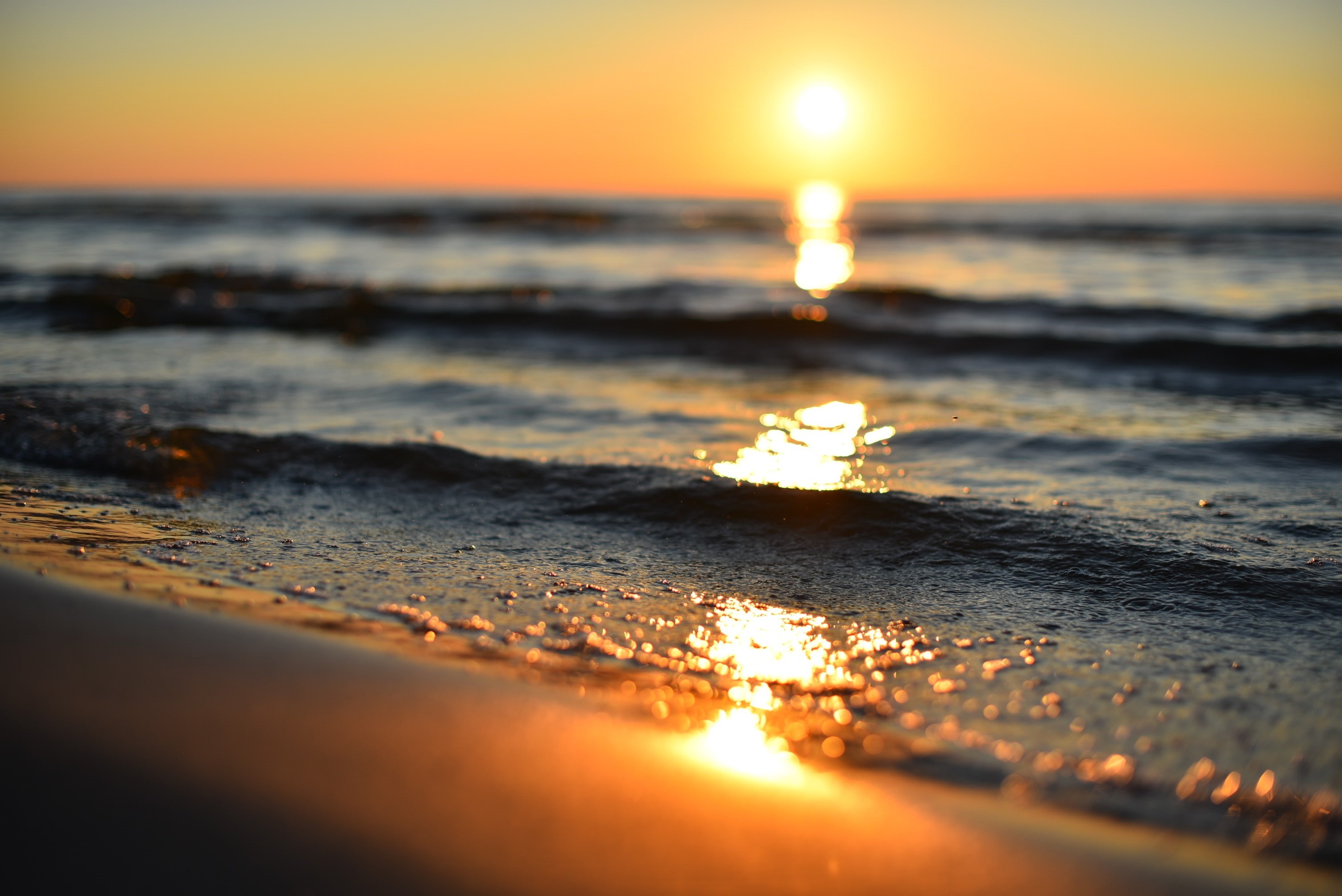 nature, Sun, bokeh, waves, water, beach, 2K, depth of field, reflection, sea, HD Wallpaper