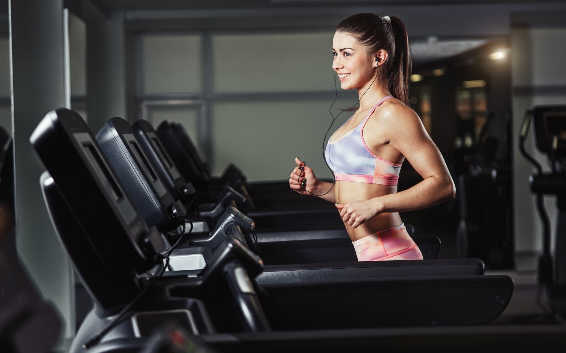 earphones, sport, 1080P, running, gym, smiling, girl, treadmill, 1920x1200, HD Wallpaper