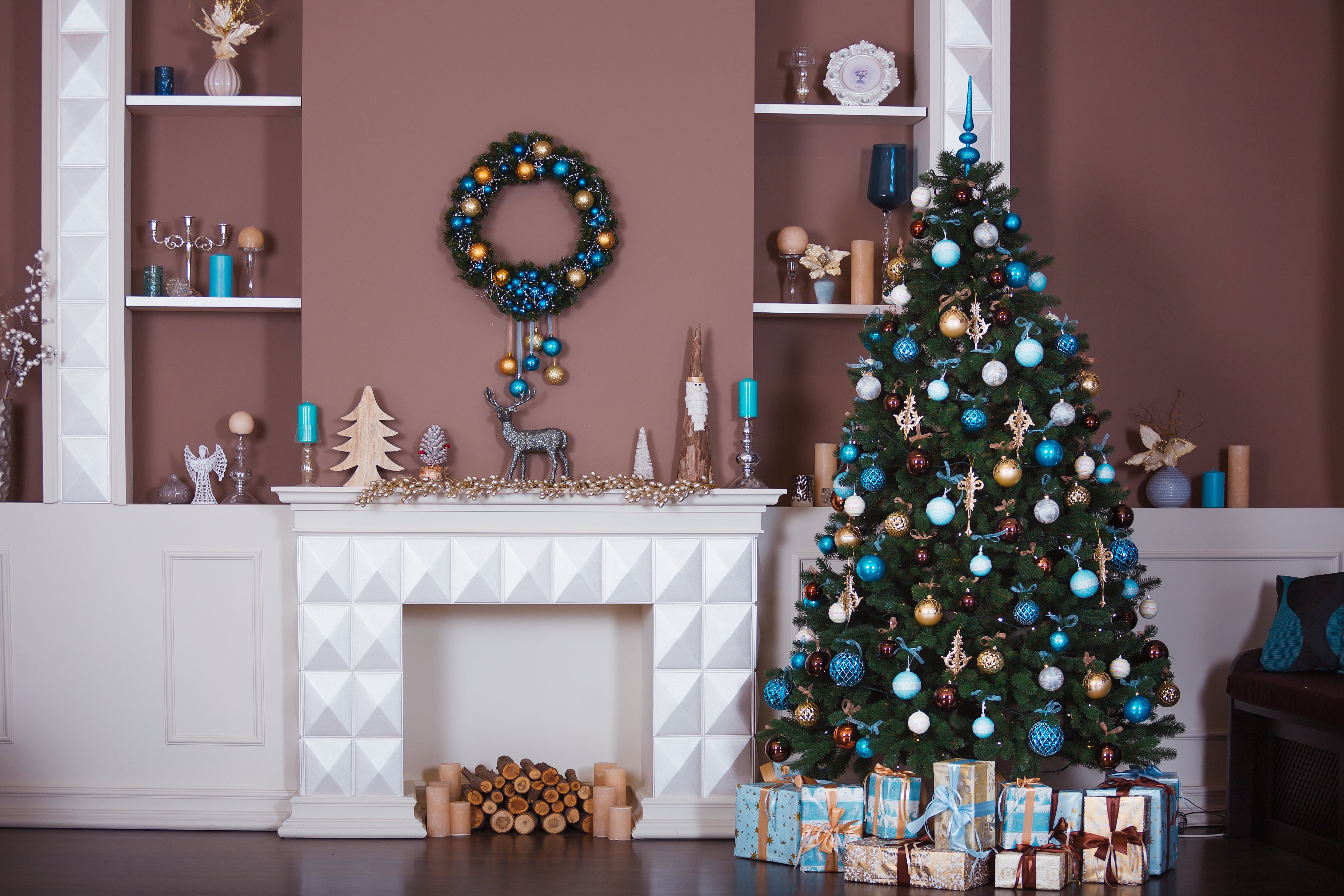 Xmas, interior, design, decoration, gifts, New Year, white, Merry Christmas, blue, toys, holiday celebration, tree, Christmas, Christmas tree, 5K, home, HD Wallpaper