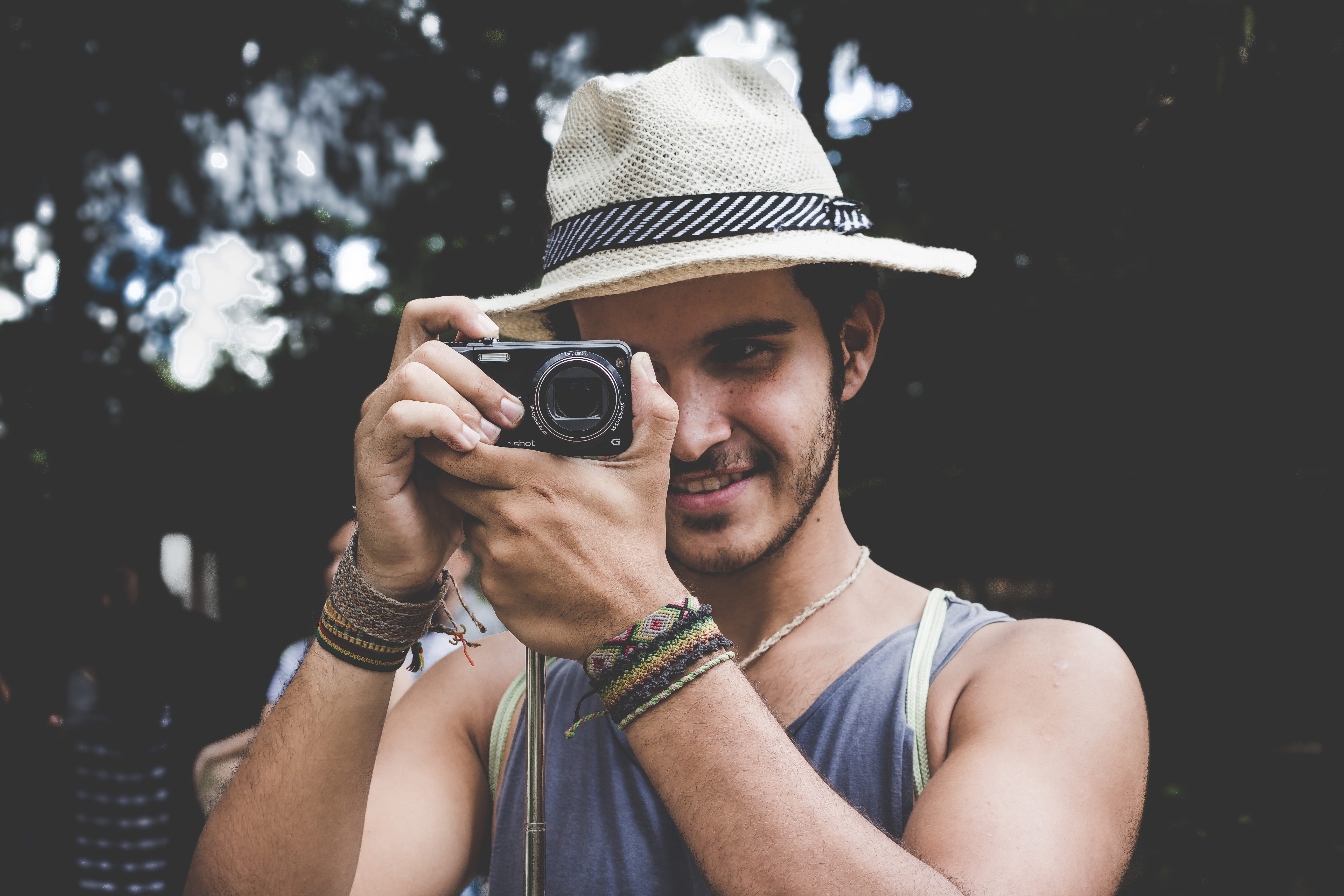 outdoors, photography Themes, camera, people, looking At Camera, photographic equipment, standing, photographing, young Adult, men, clothing, real people, HD Wallpaper