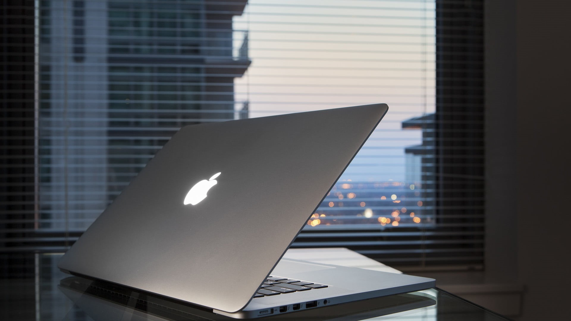 blinds, silver, logo, day, office, architecture, computer, technology, MacBook, close-up, no people, building, built structure, connection, sunlight, window, HD Wallpaper